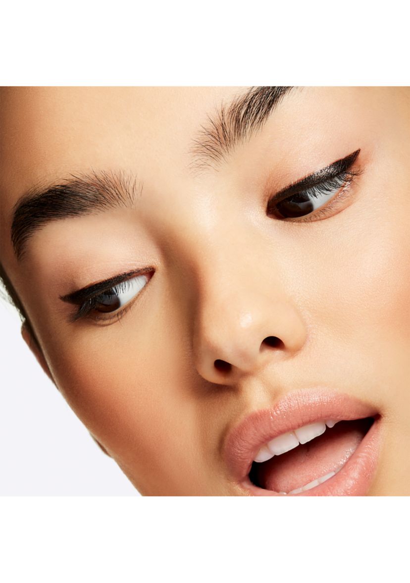 Brushstroke Liner