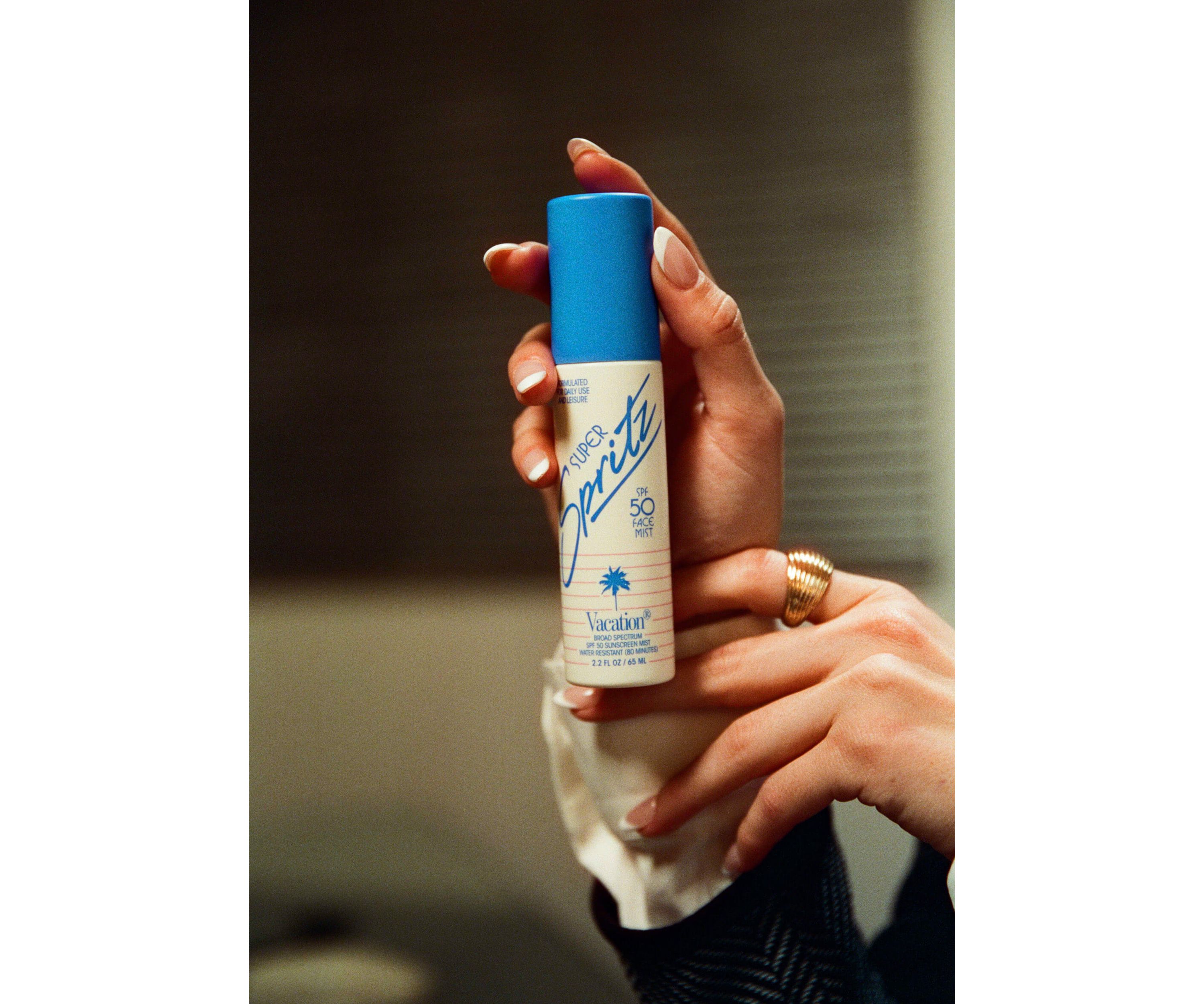 SPF 50 Super Spritz Face Mist Sunscreen