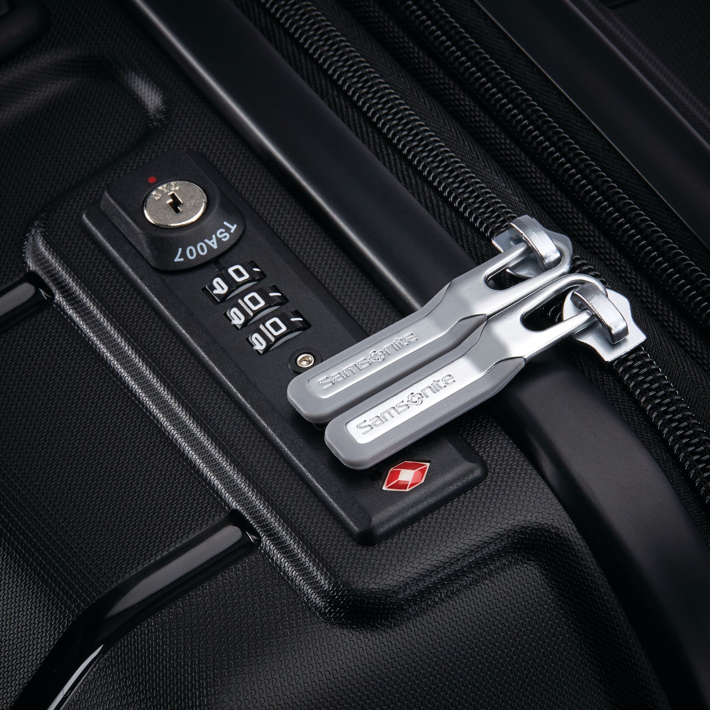 Freeform Spinner Suitcase
