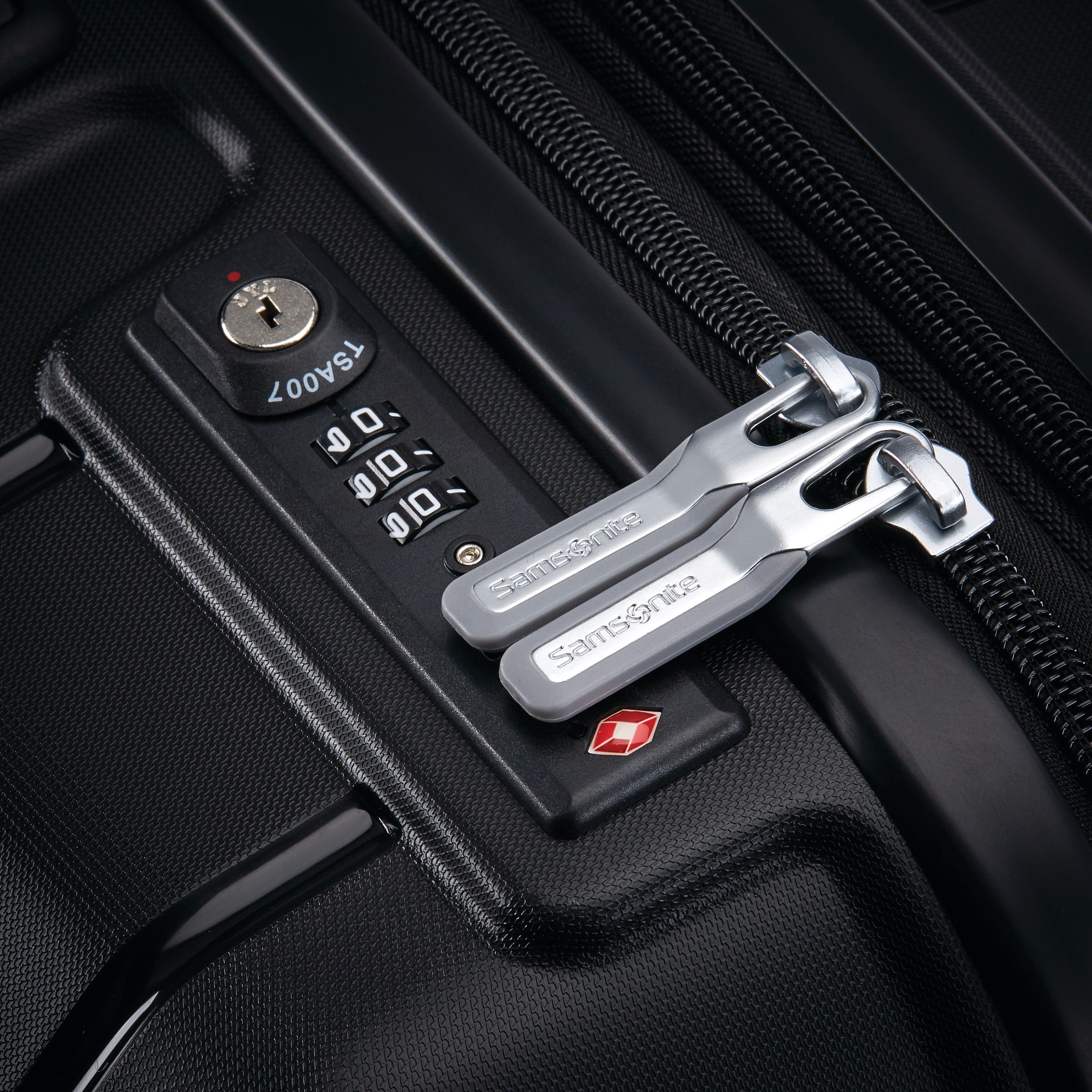 Freeform Spinner Suitcase