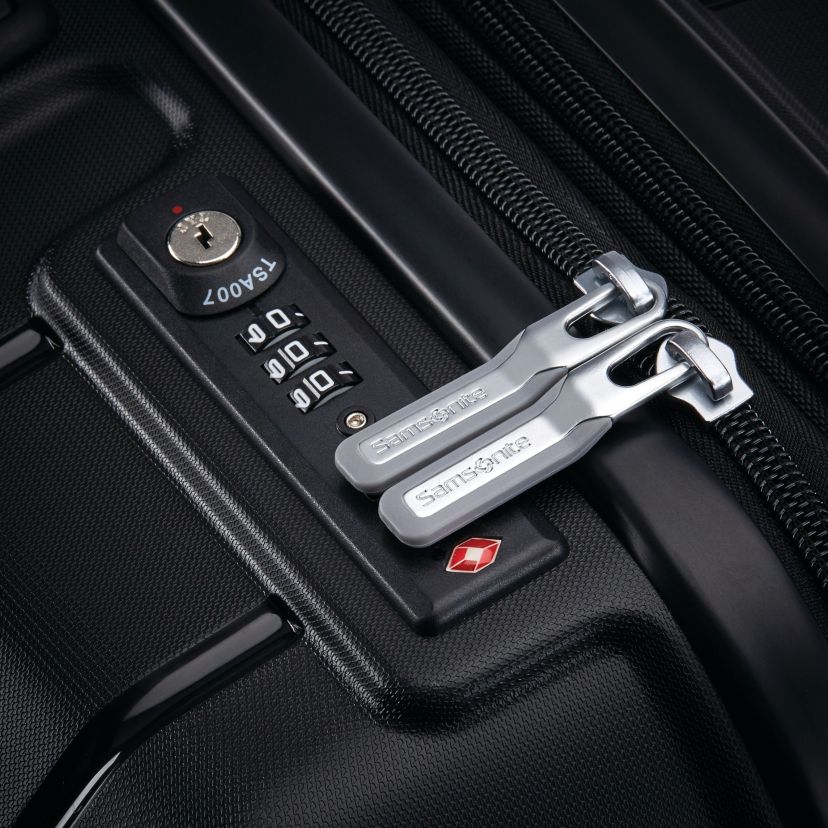 Freeform Spinner Suitcase