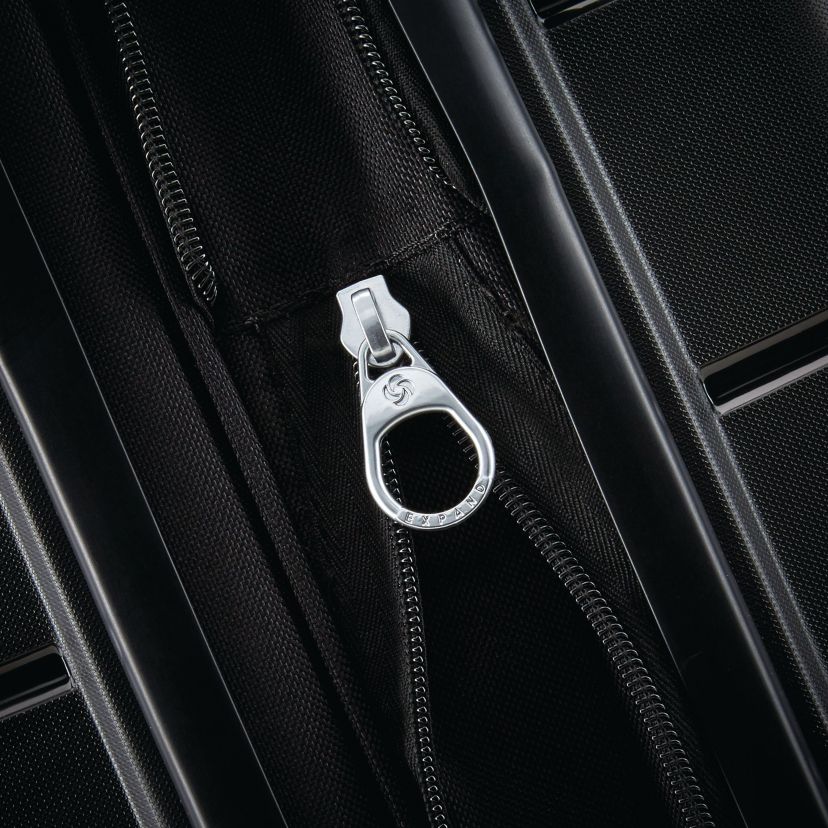 Freeform Spinner Suitcase