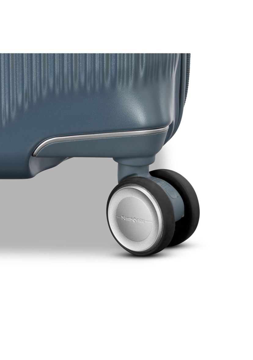 Silhouette 18 Hardside Expandable Spinner