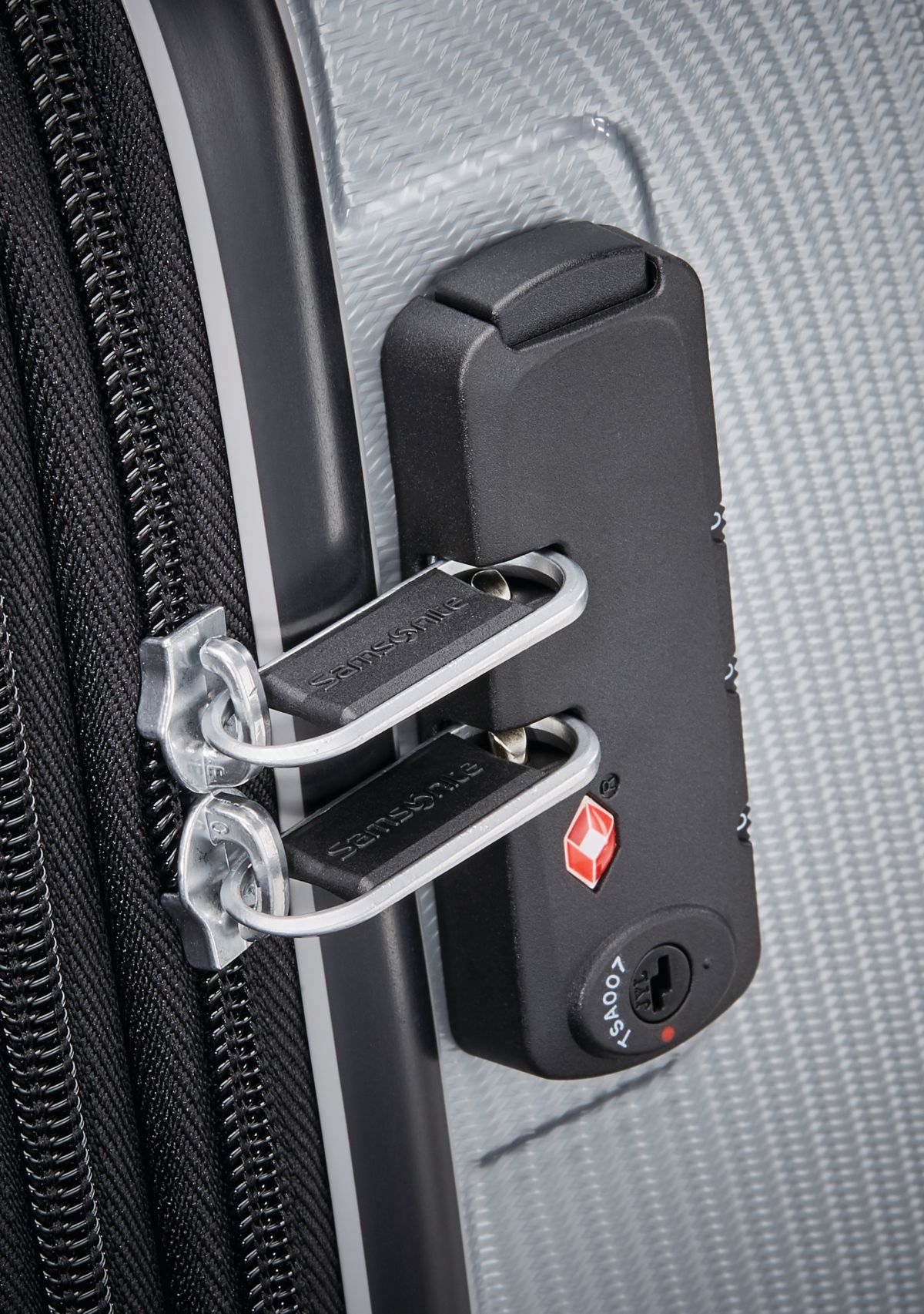 Samsonite Winfield 3 DLX 25 in Spinner
