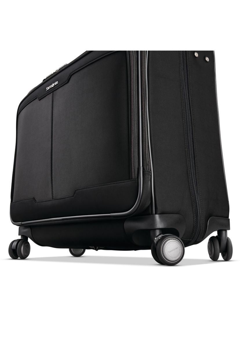 Silhouette 17 Spinner Garment Bag