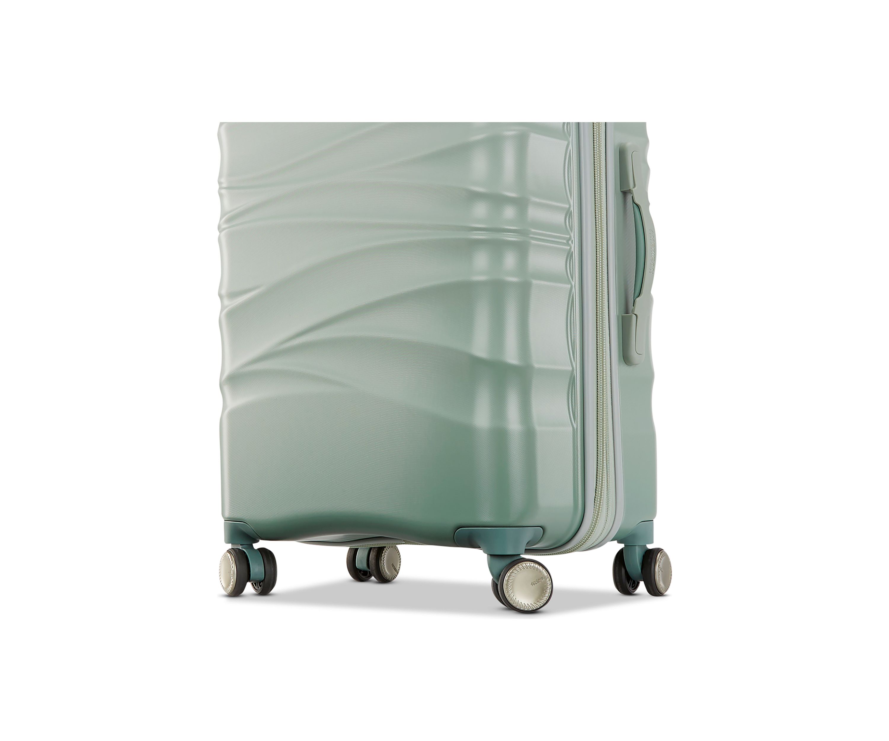  Cascade Hardside Spinner Luggage
