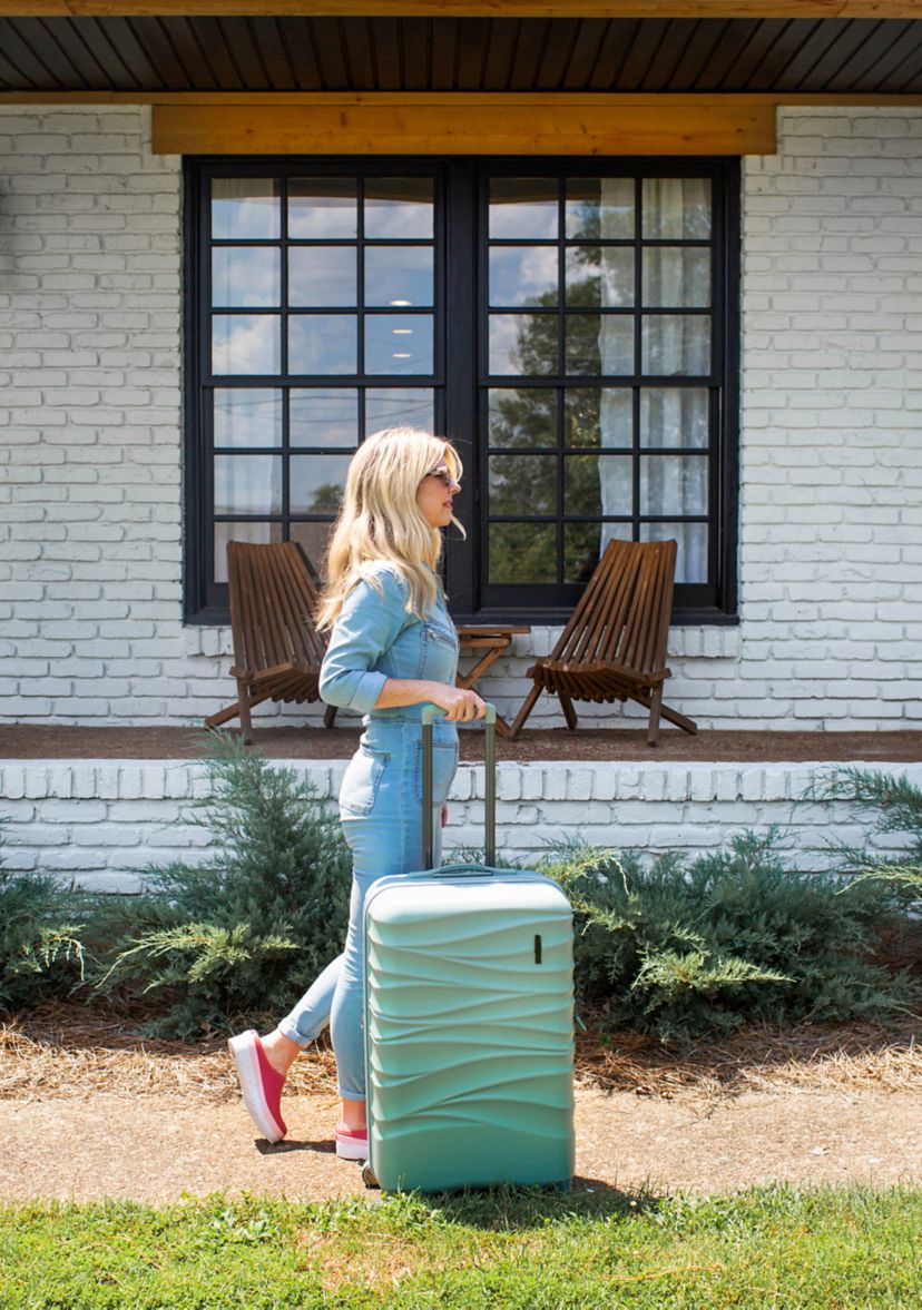  Cascade Hardside Spinner Luggage