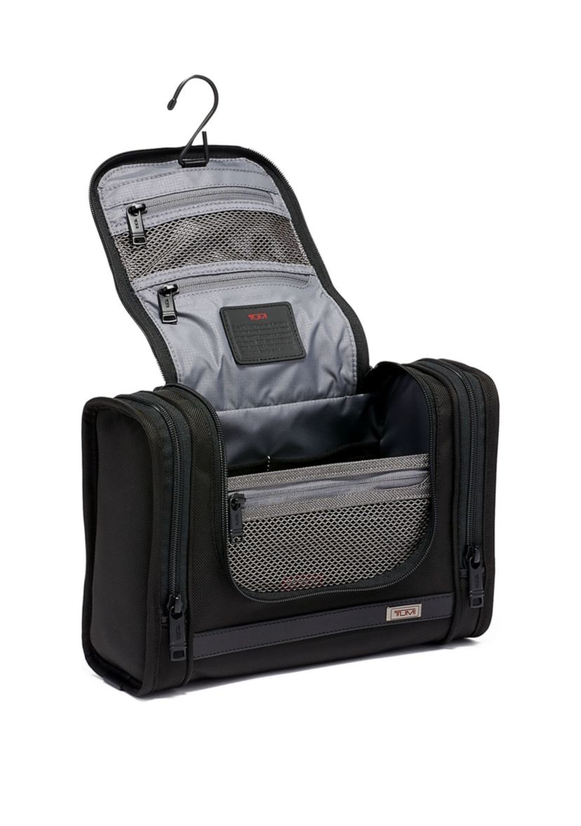 Alpha 3 Hanging Travel Kit