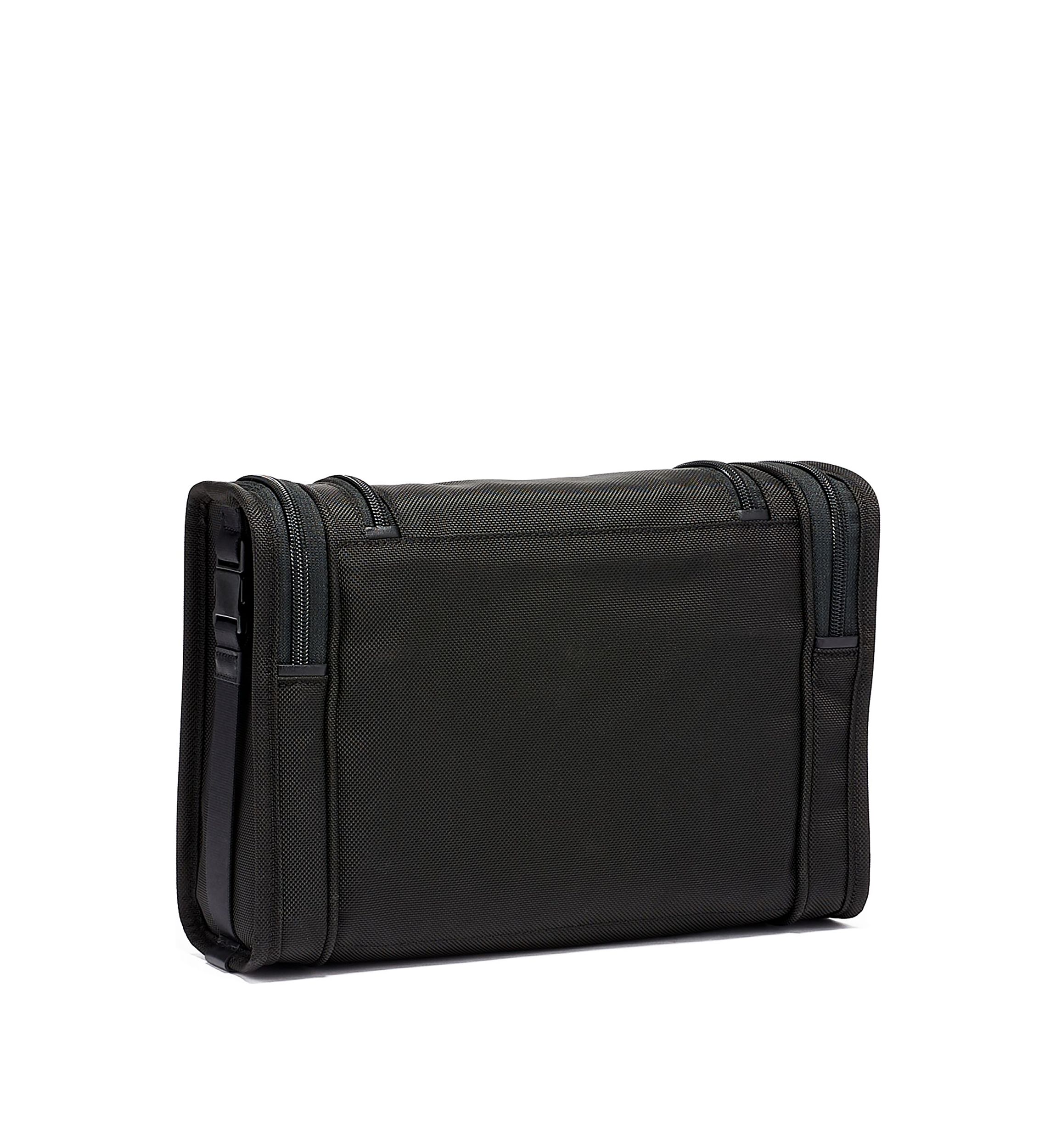 Alpha 3 Hanging Travel Kit