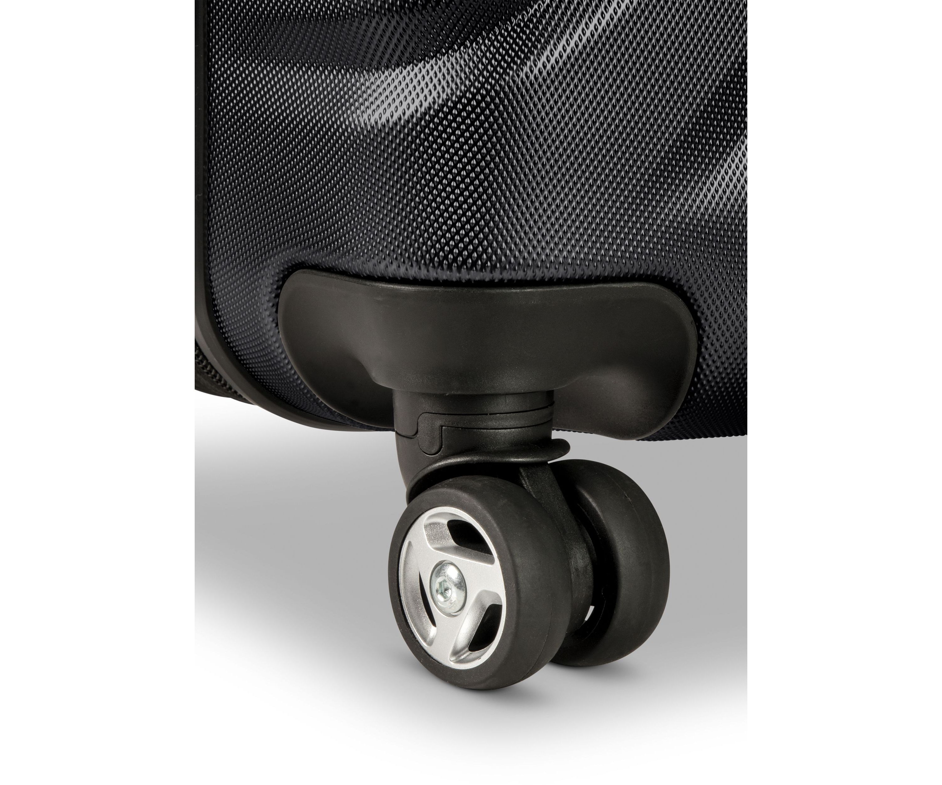 Nimbus 4.0 Hardside 24" Medium Check-In Spinner Suitcase