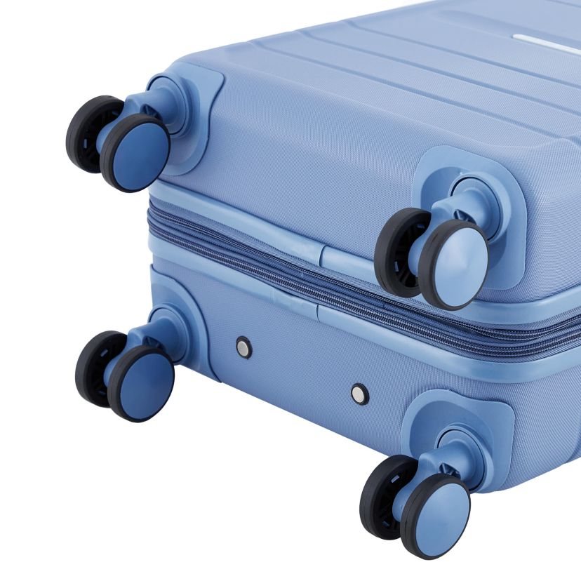 Saint Martin 22 in. Expandable Rolling Carry-on
