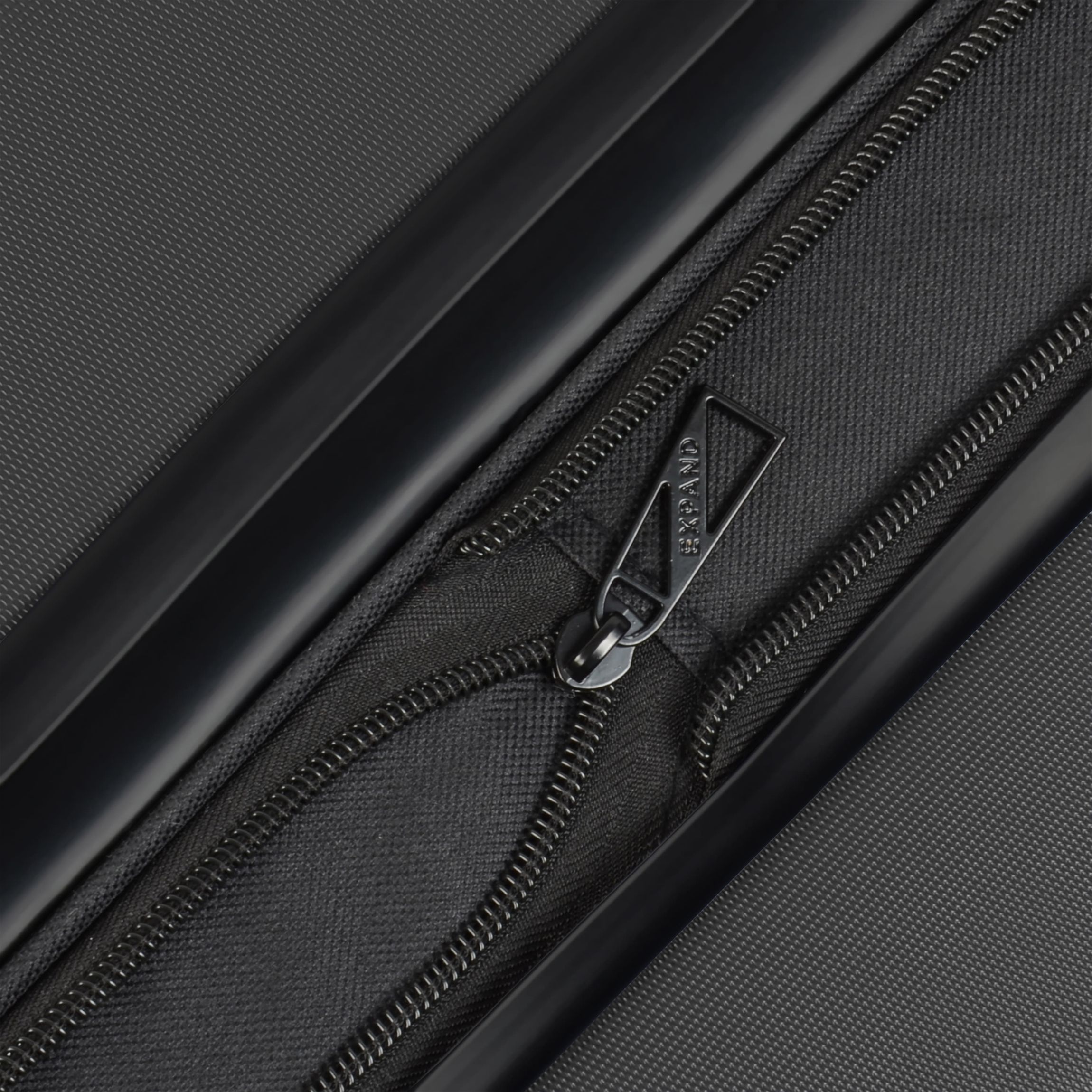Passage 28" Expandable Hardside Spinner