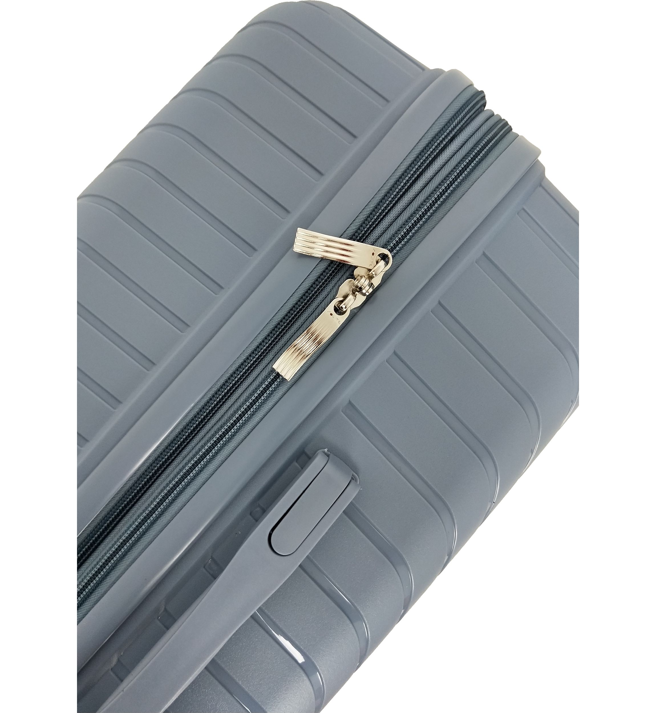 Avery Expandable Spinner Upright Luggage