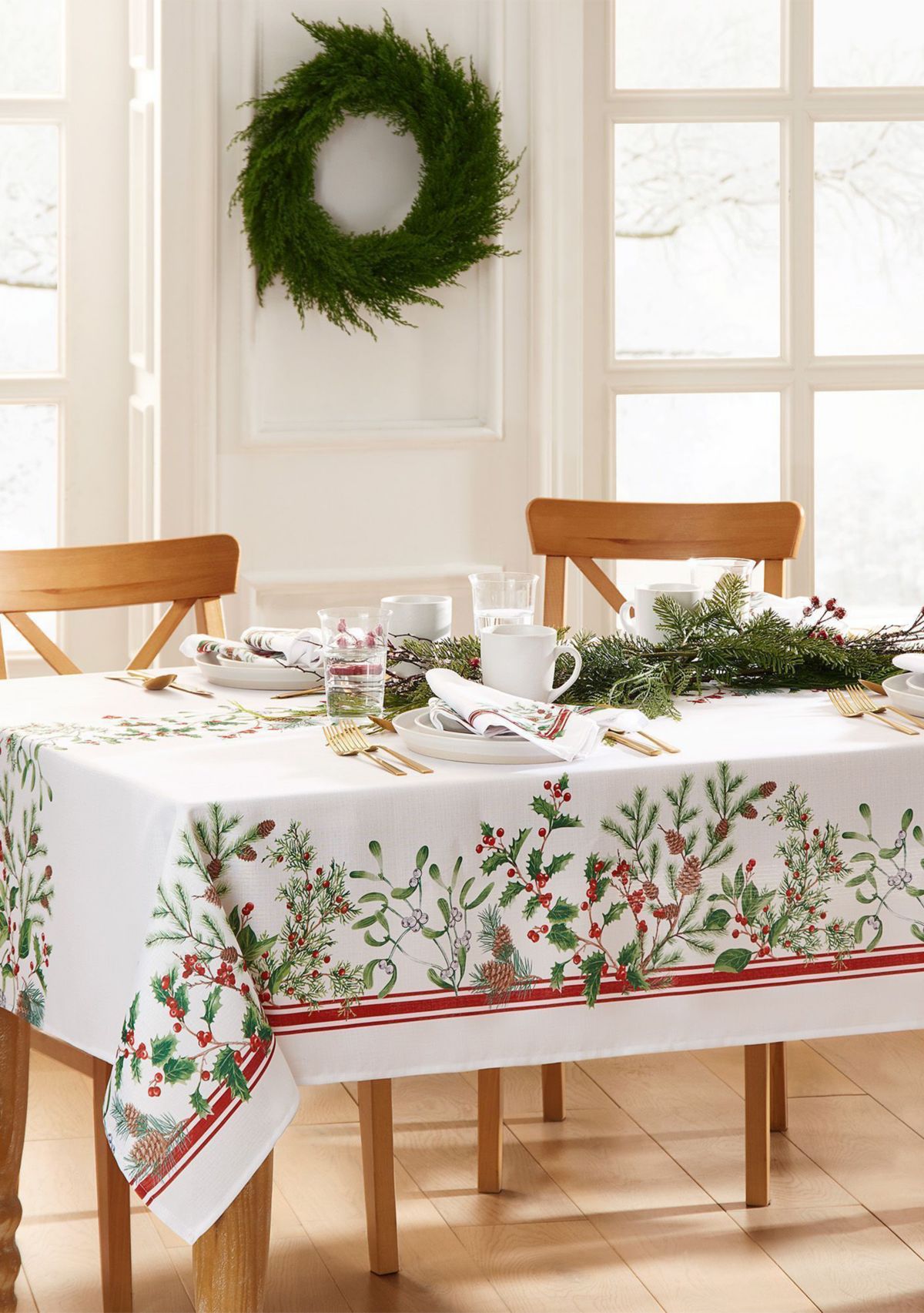 Winter Holiday Berry Fabric Rectangle Tablecloth