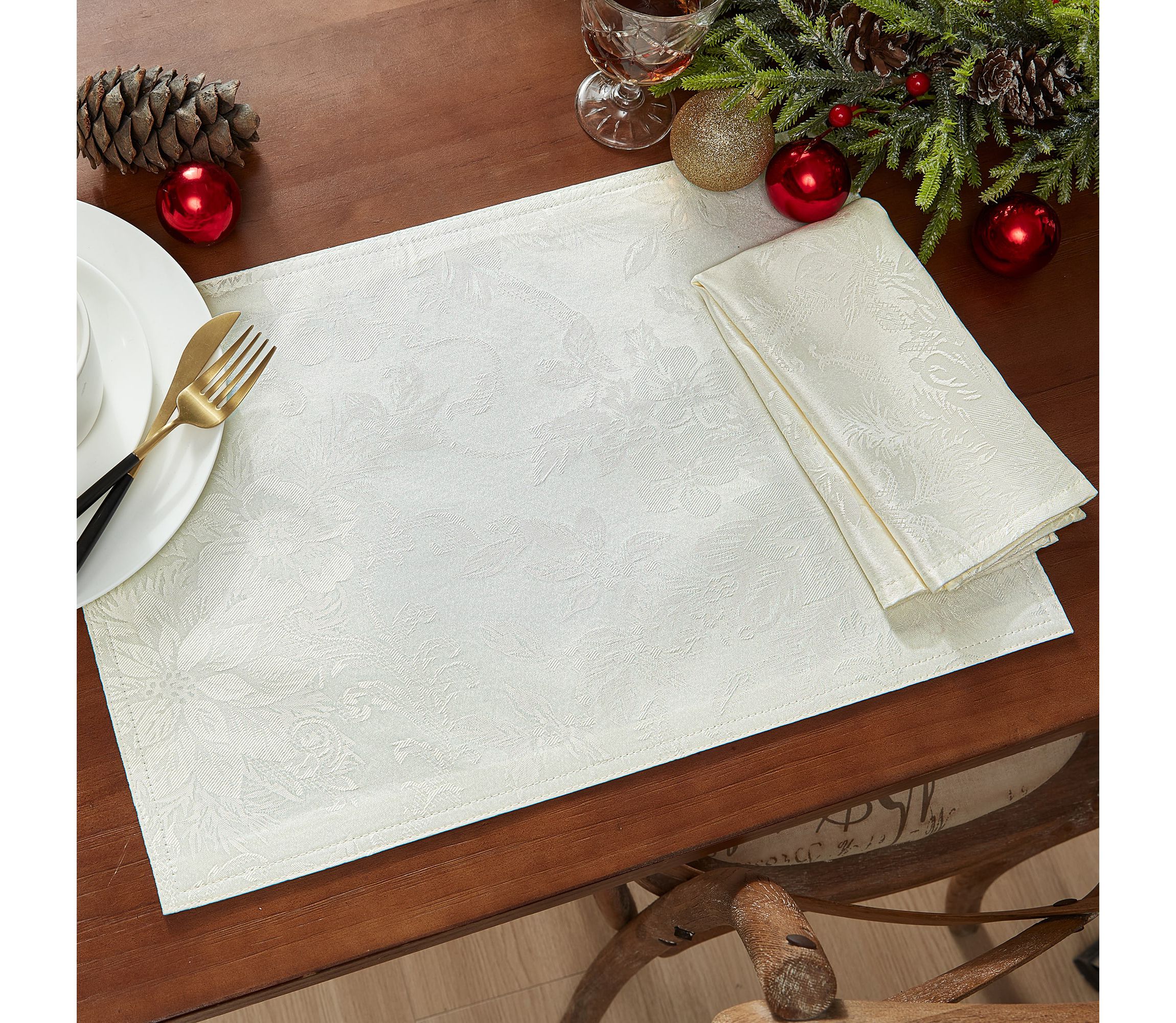 Poinsettia Elegance Jacquard Holiday Napkins, Set of 4