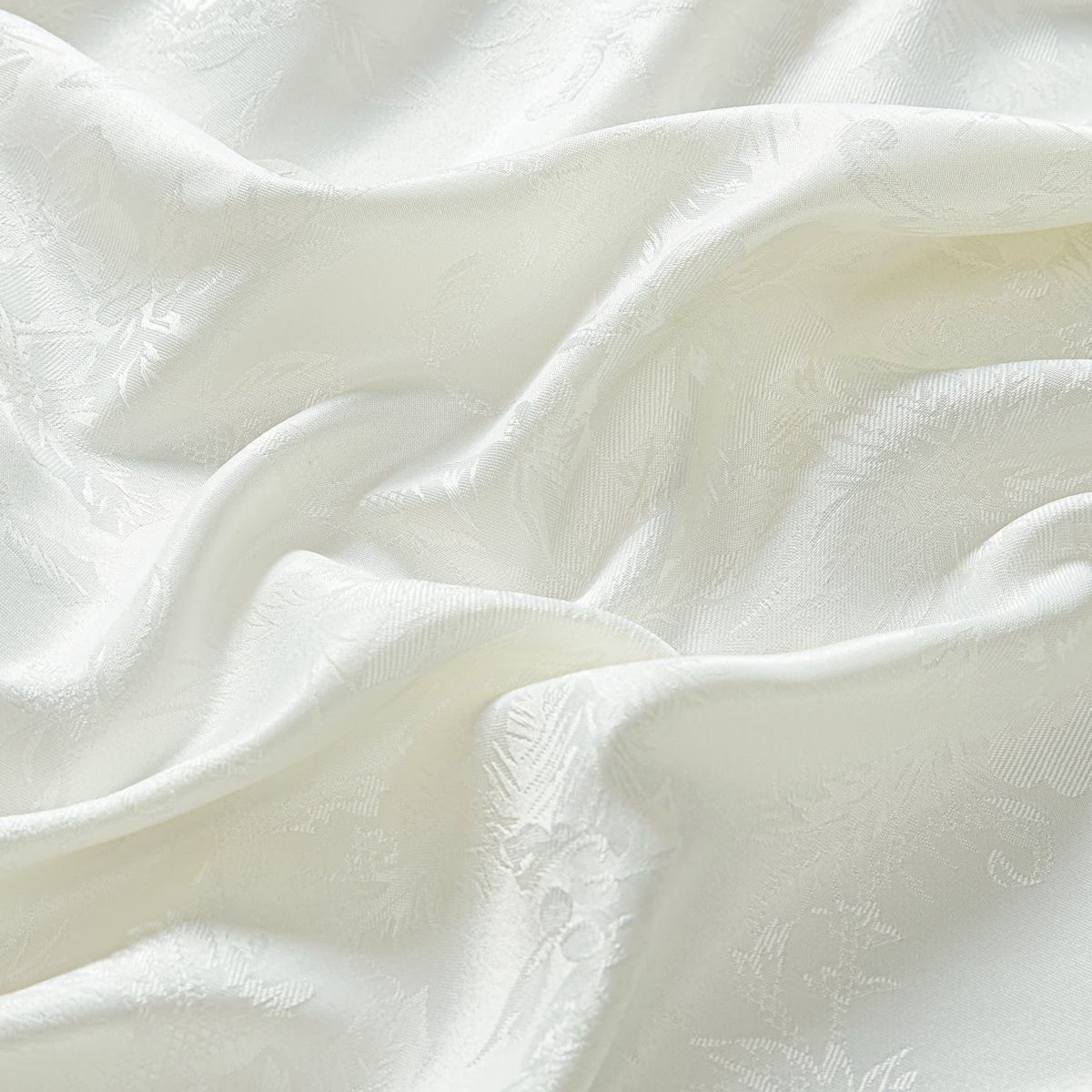 Poinsettia Elegance Jacquard Holiday Napkins, Set of 4