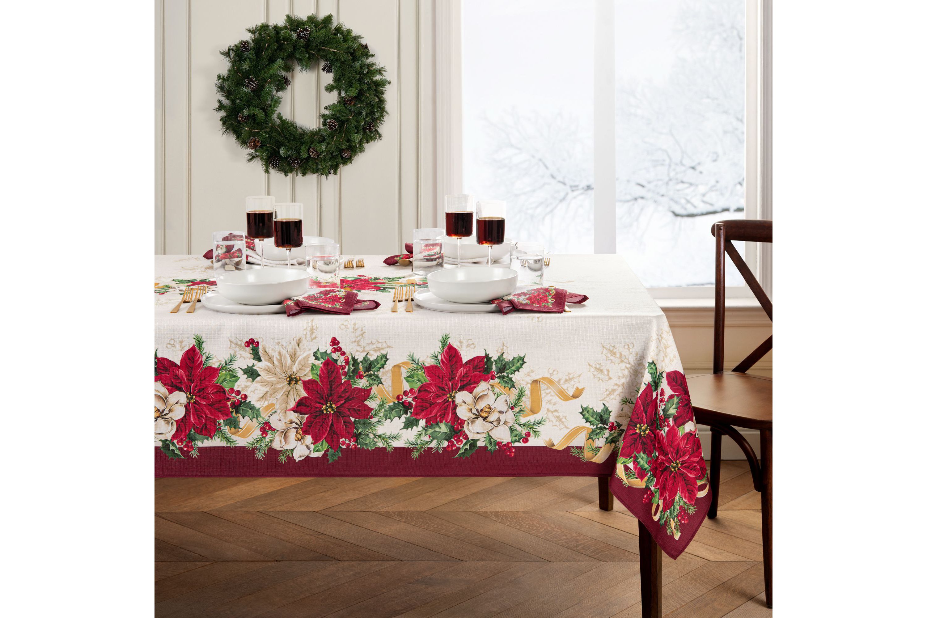 Poinsettia Garlands Engineered Rectangular Tablecloth
