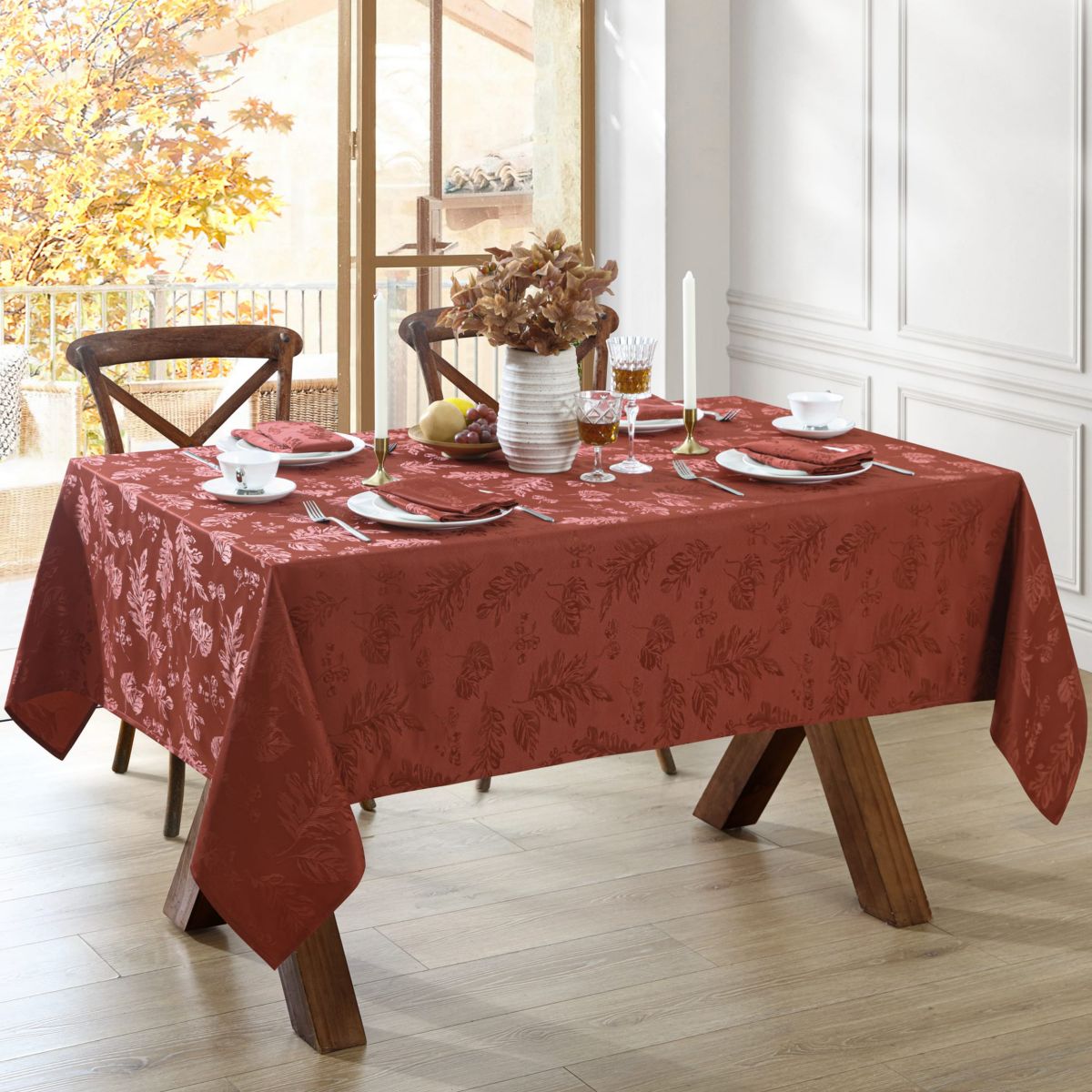 Elegant Woven Leaves Jacquard Damask Tablecloth - Rectangle/Square