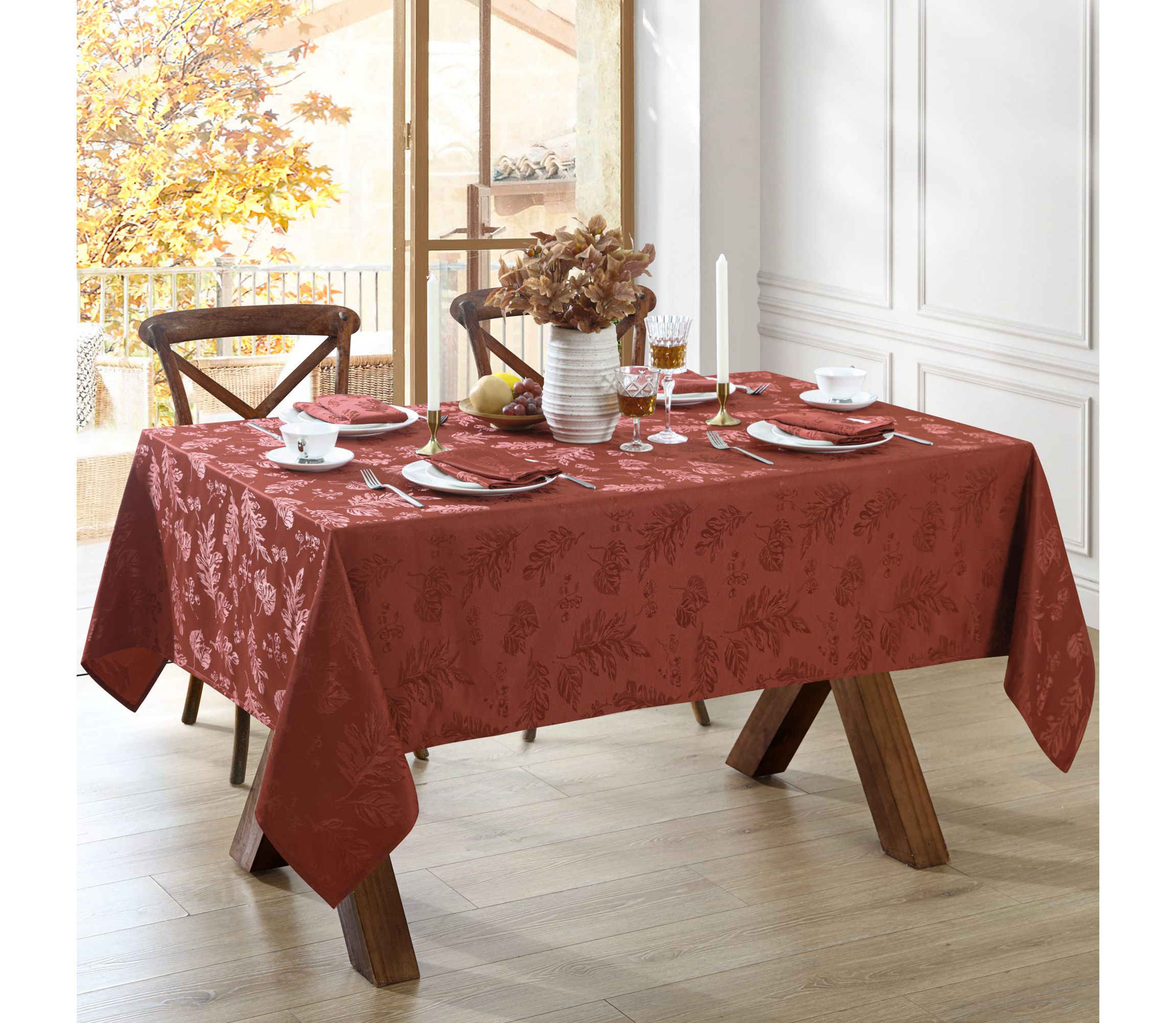Elegant Woven Leaves Jacquard Damask Tablecloth - Rectangle/Square