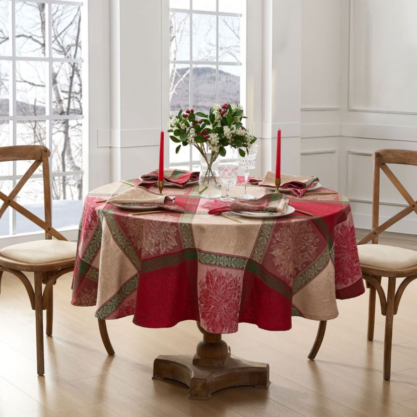Prestige Poinsettia Jacquard Tablecloth - Round/Oval