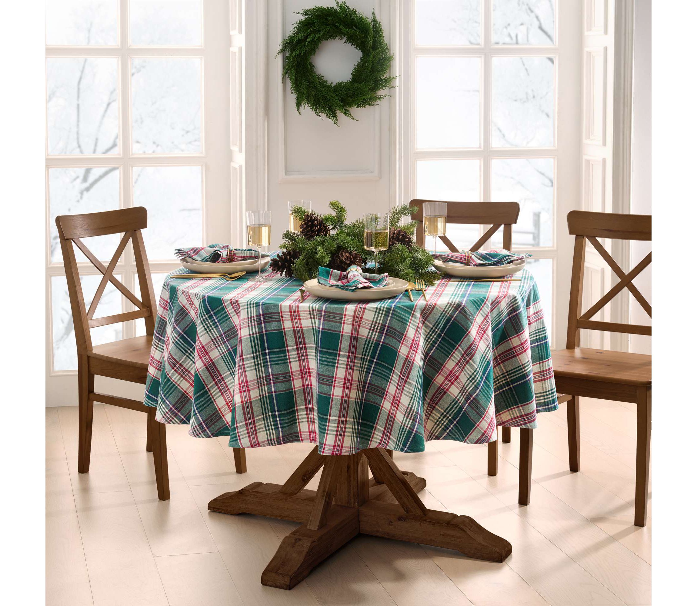 Holiday Fireside Plaid Tablecloth - Oval/Round