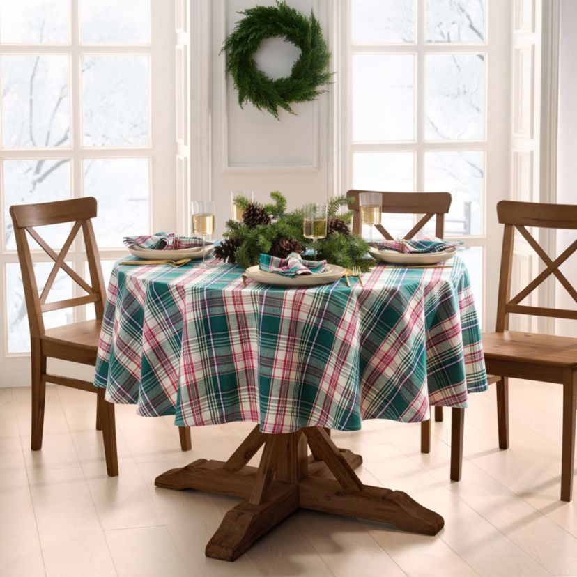 Holiday Fireside Plaid Tablecloth - Oval/Round