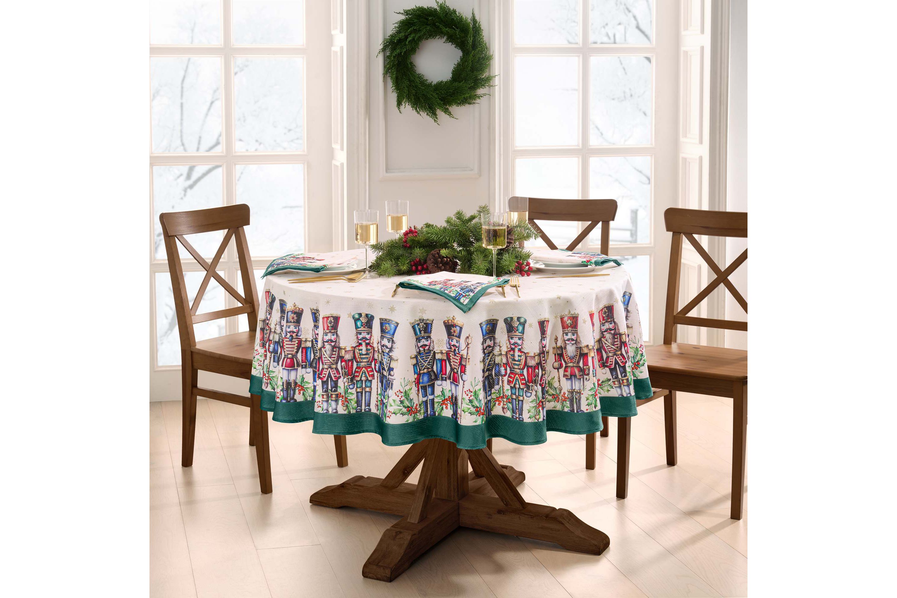 Royal Nutcracker Tablecloth - Round/Oval