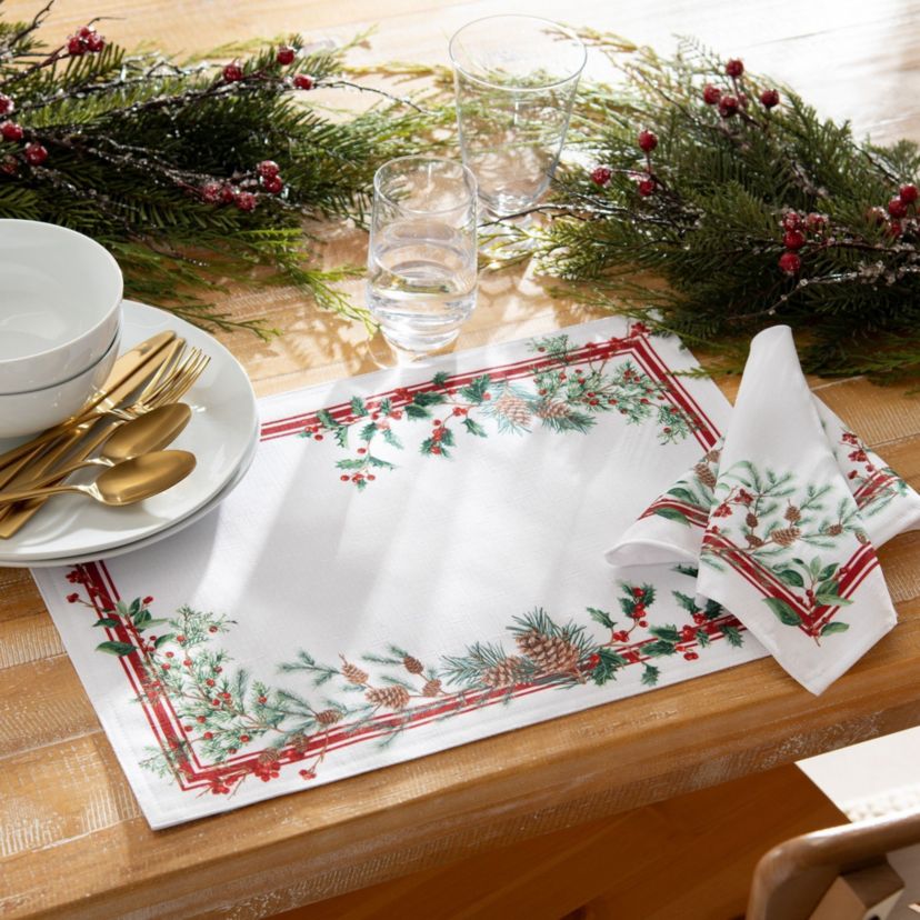 Winter Holiday Berry Fabric Napkin Set of 4