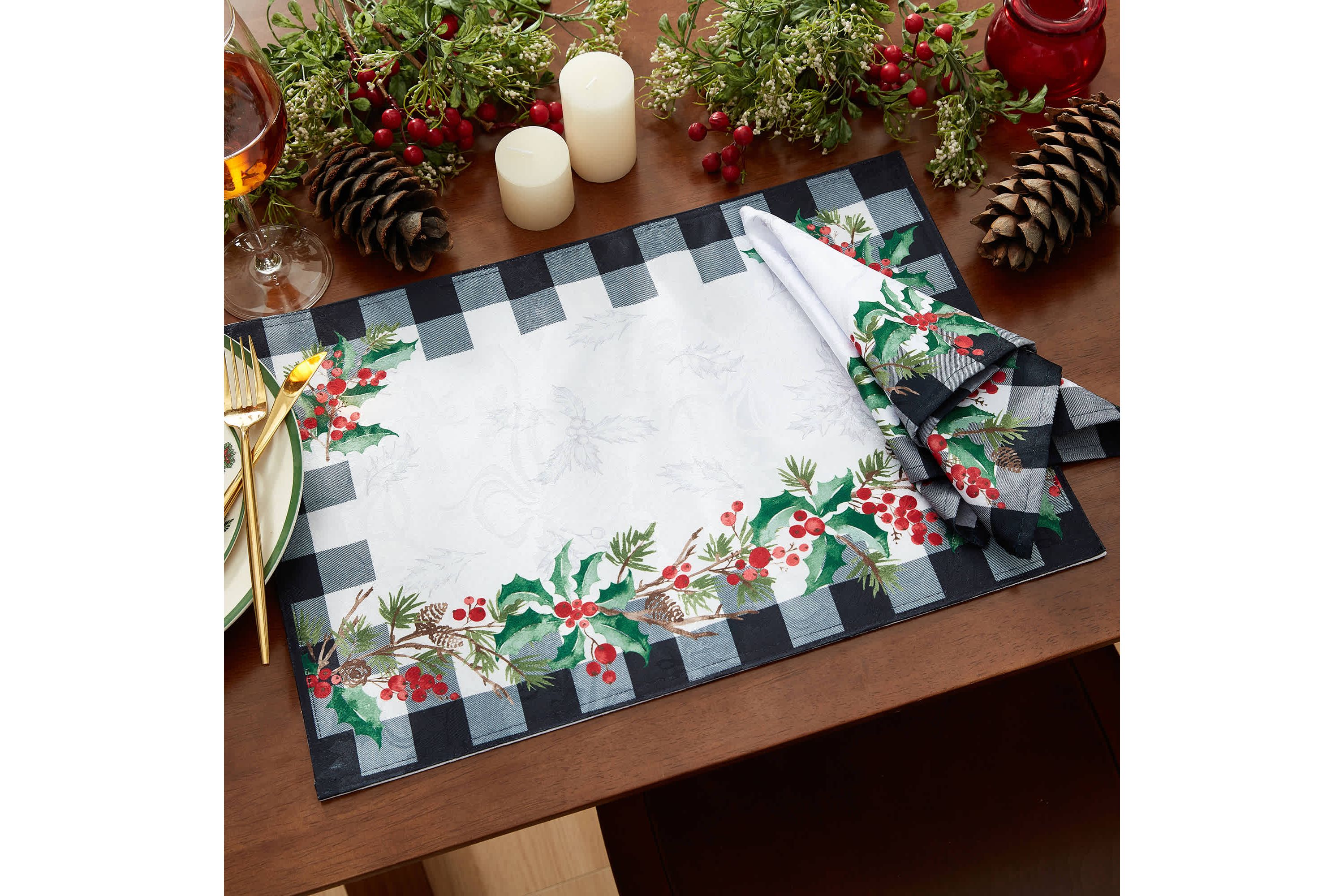Holly Farmhouse Charm Holiday Fabric Napkins, Set of 4