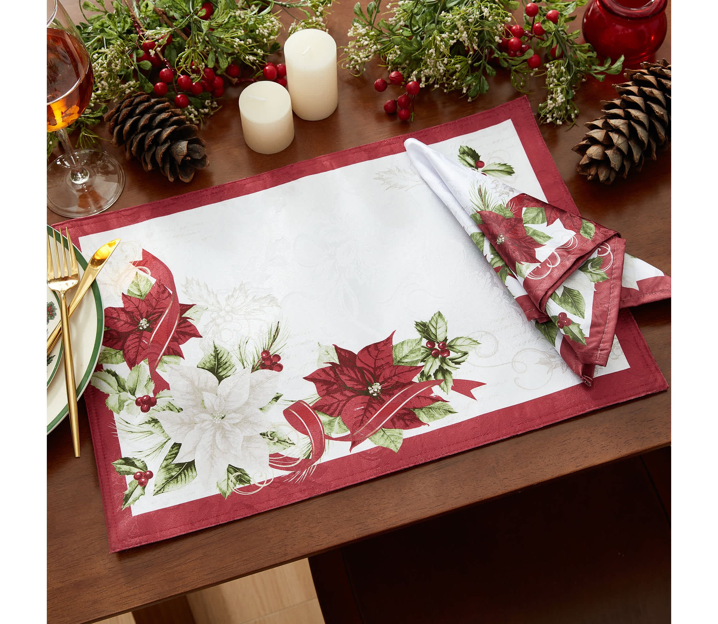 Clarette Poinsettia Holiday Fabric Napkins, Set of 4