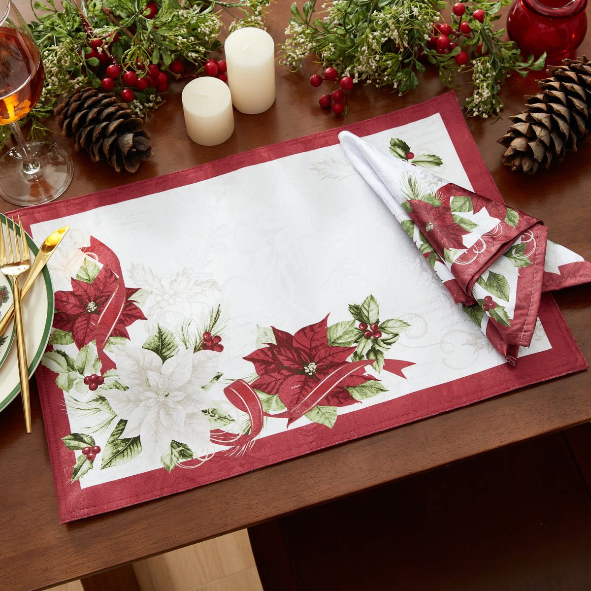 Clarette Poinsettia Holiday Fabric Placemats, Set of 4 - 13x19