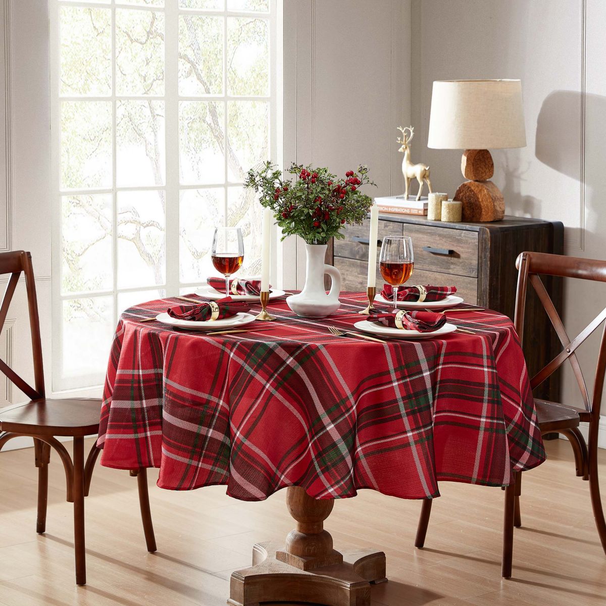 Pocono Plaid Holiday Round Fabric Tablecloth