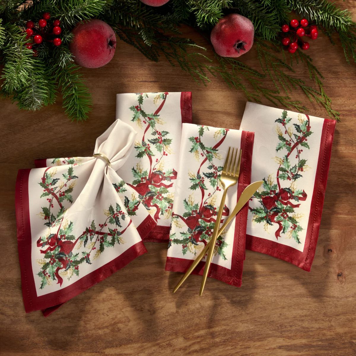 Villeroy & Boch Winter Bows & Garland Napkins, Set of 4