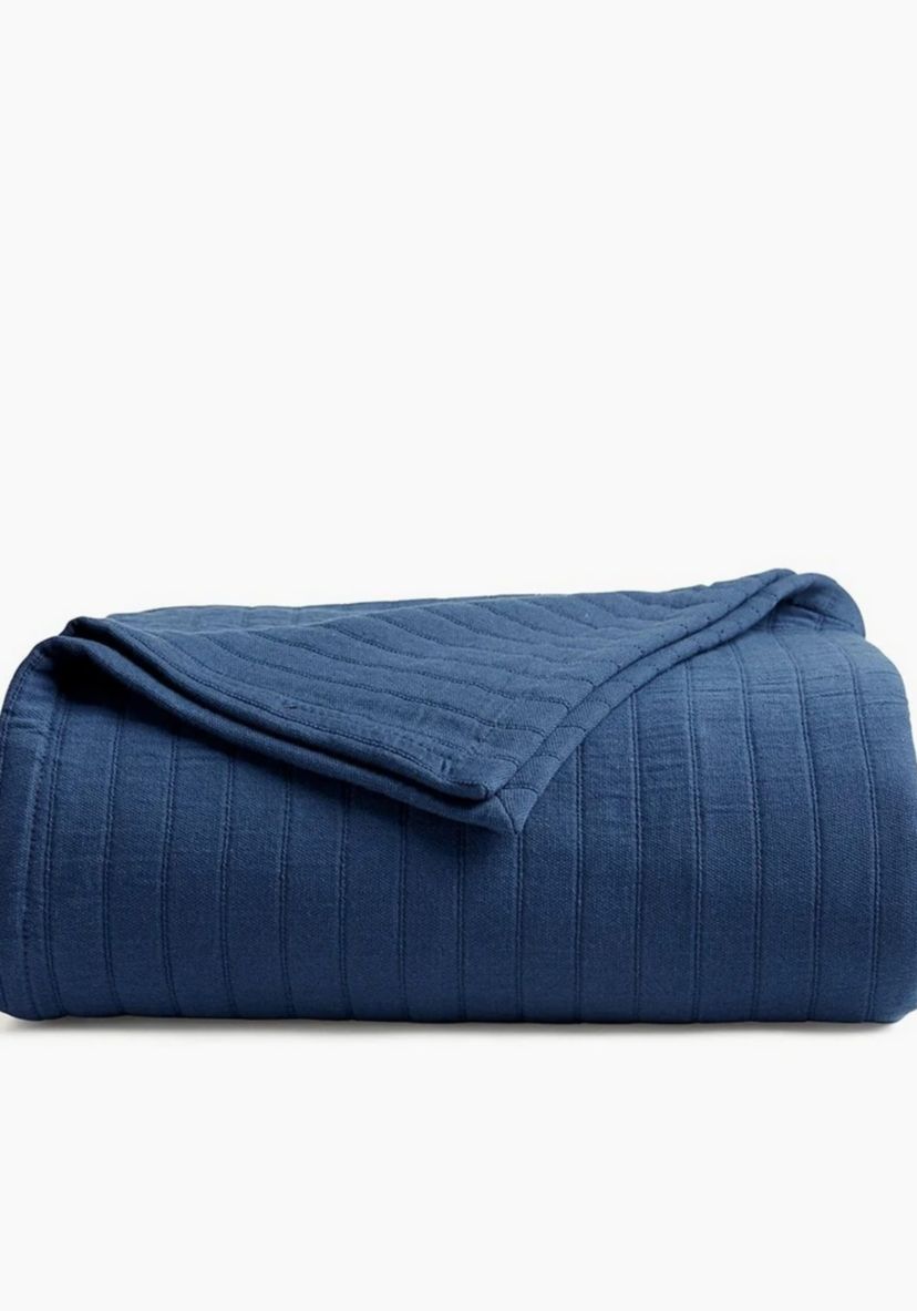 Truly Soft Channel Organic King Blanket in Blue