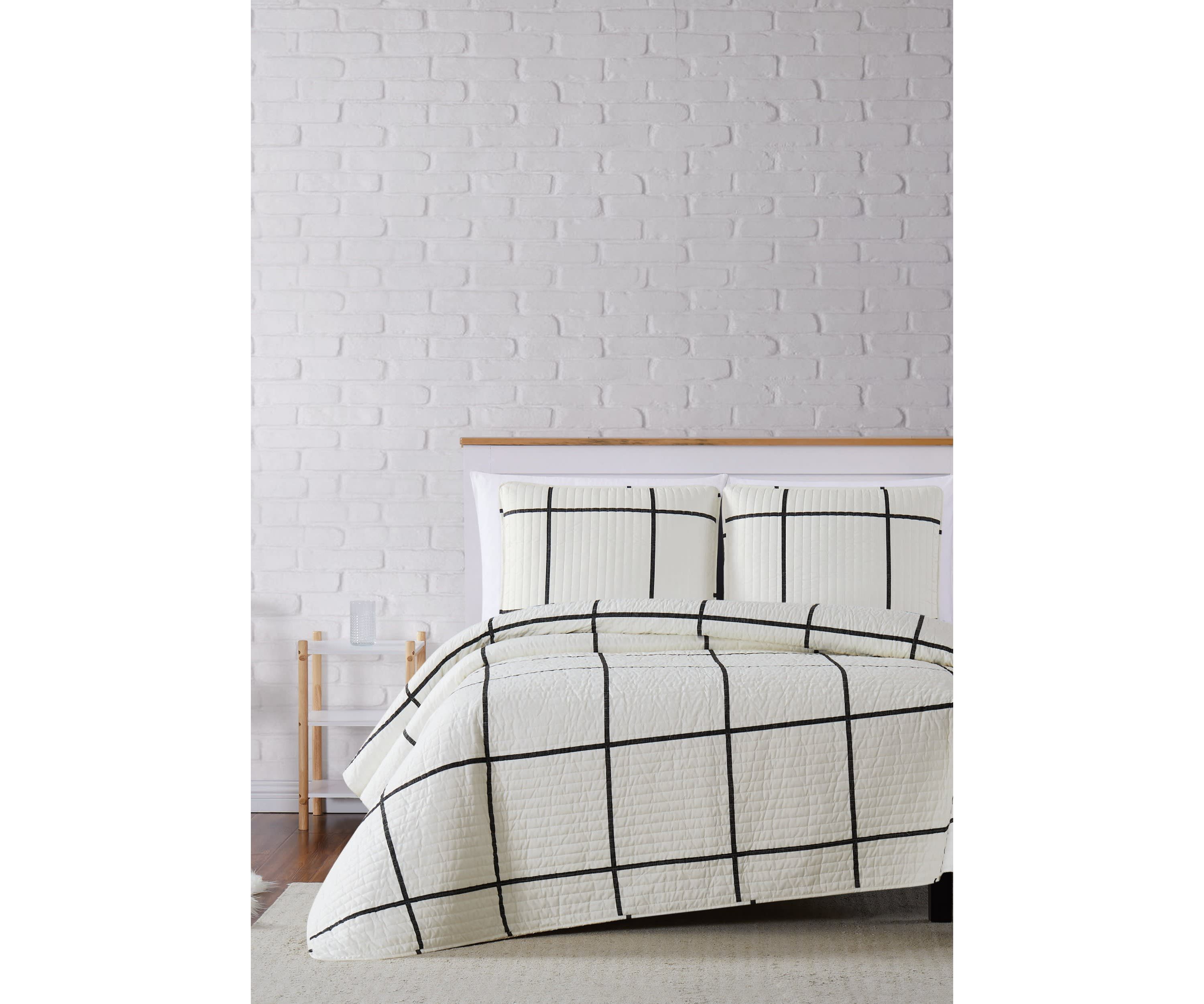 Truly Soft Kurt Windowpane Full/Queen 3-Piece Quilt Set