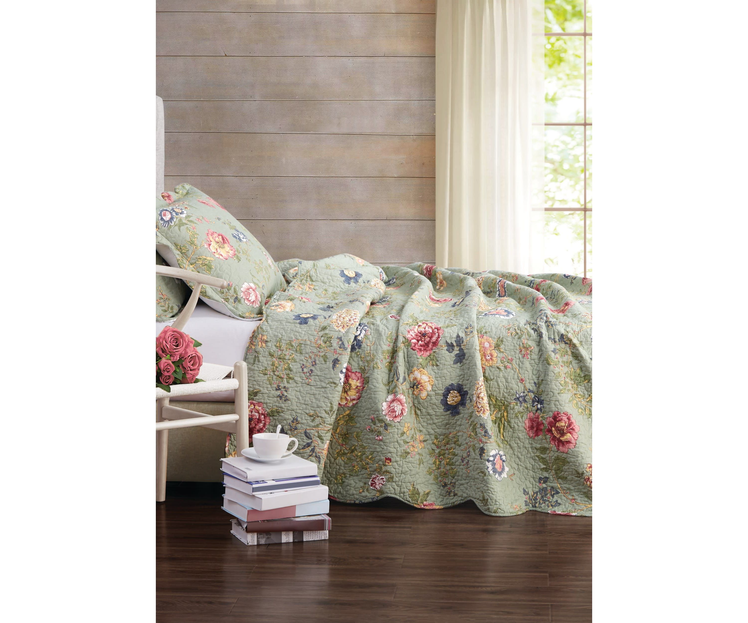 Edens Garden Twin Quilt with Pillow Sham