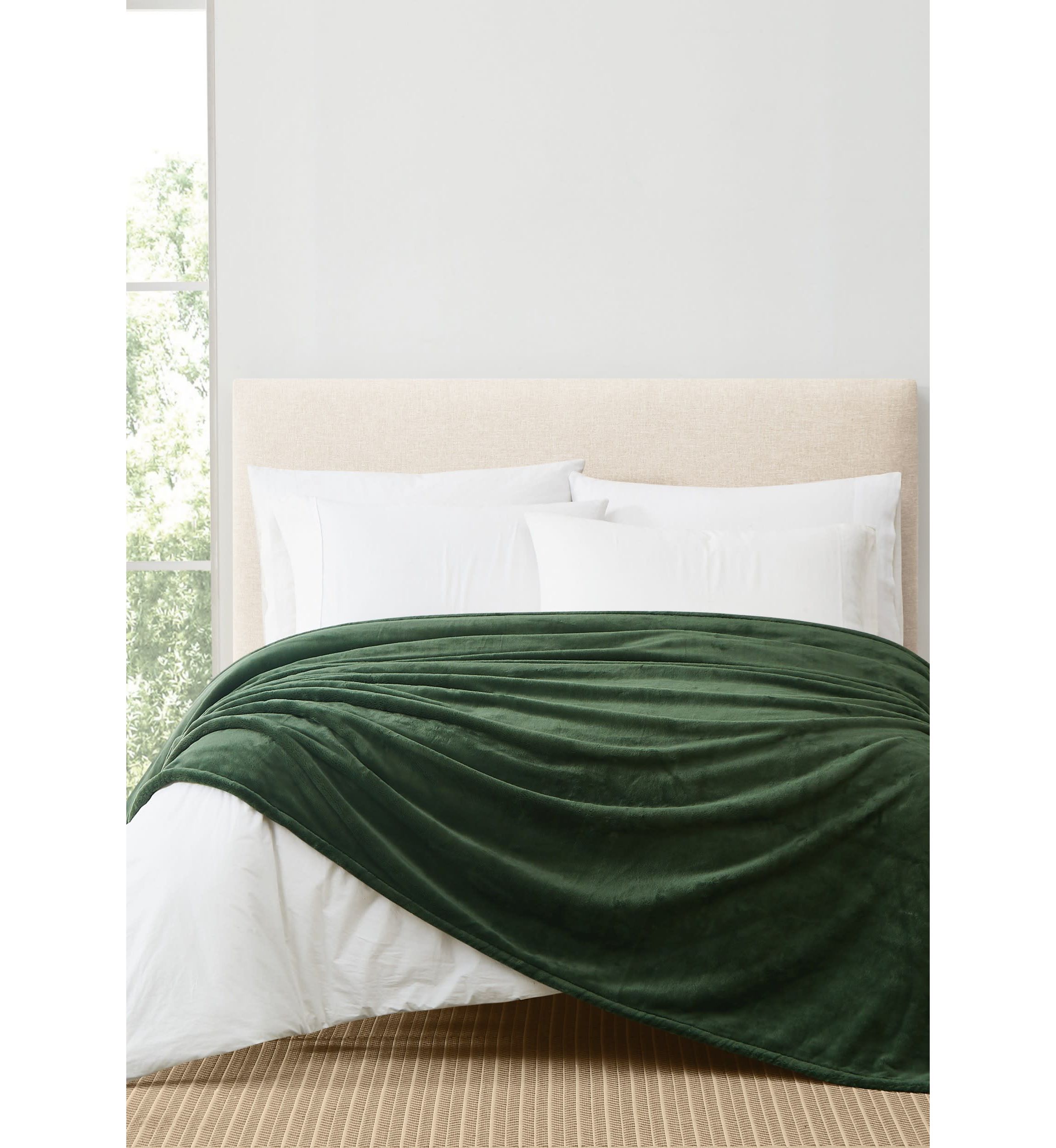 Royal Velvet Lavish Plush Solid Navy King Blanket