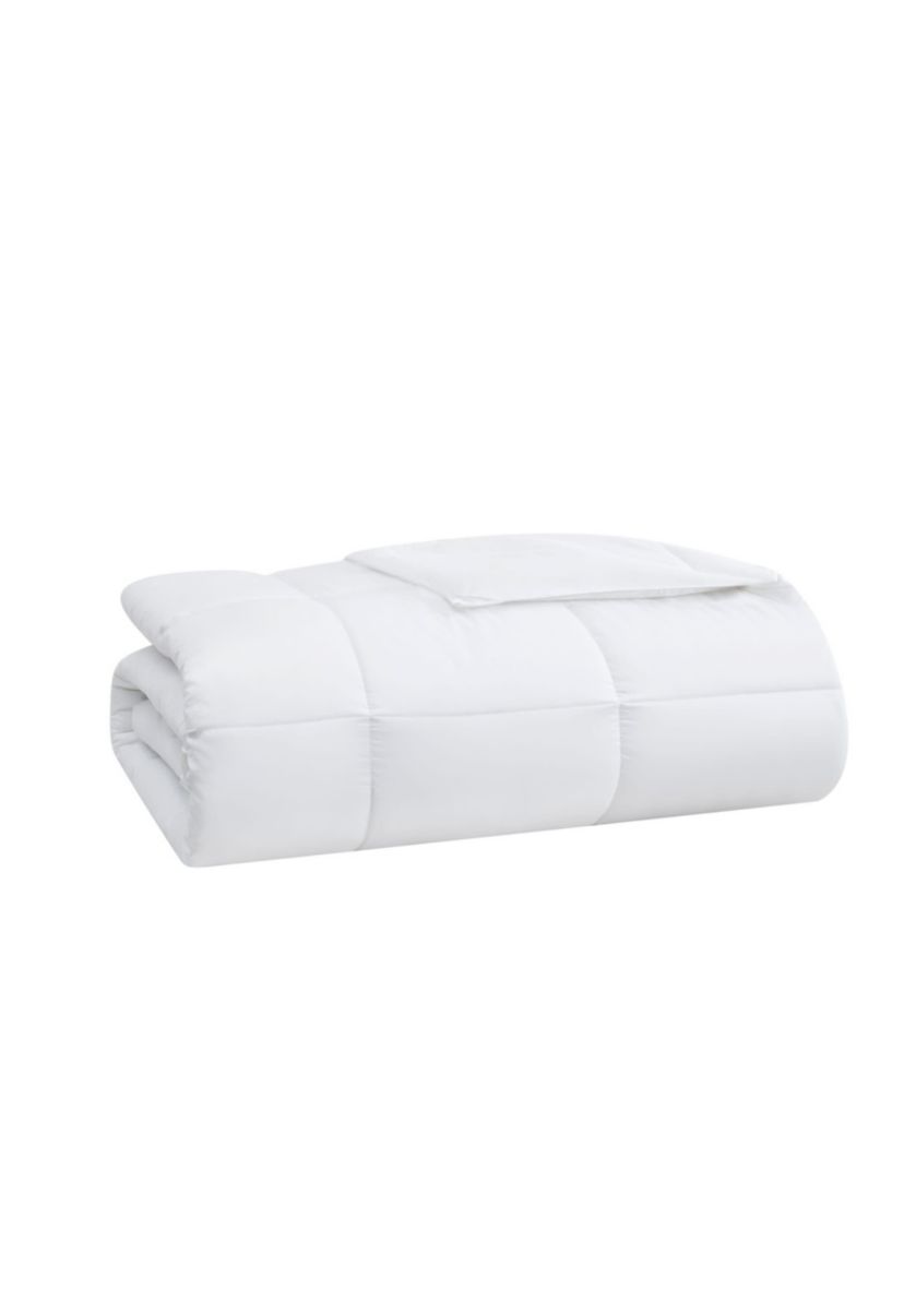 Charisma 400TC Oversized Down Alterative Queen Comforter