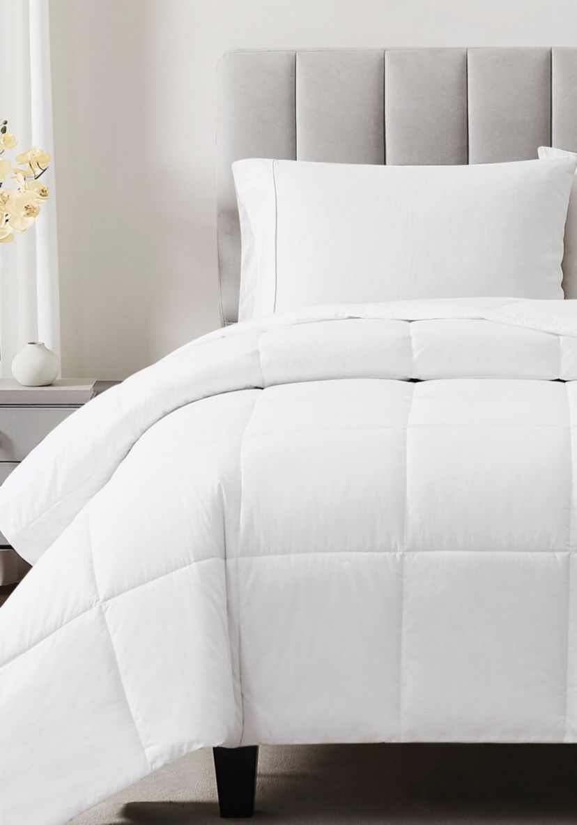 Charisma 400TC Oversized Down Alterative Queen Comforter