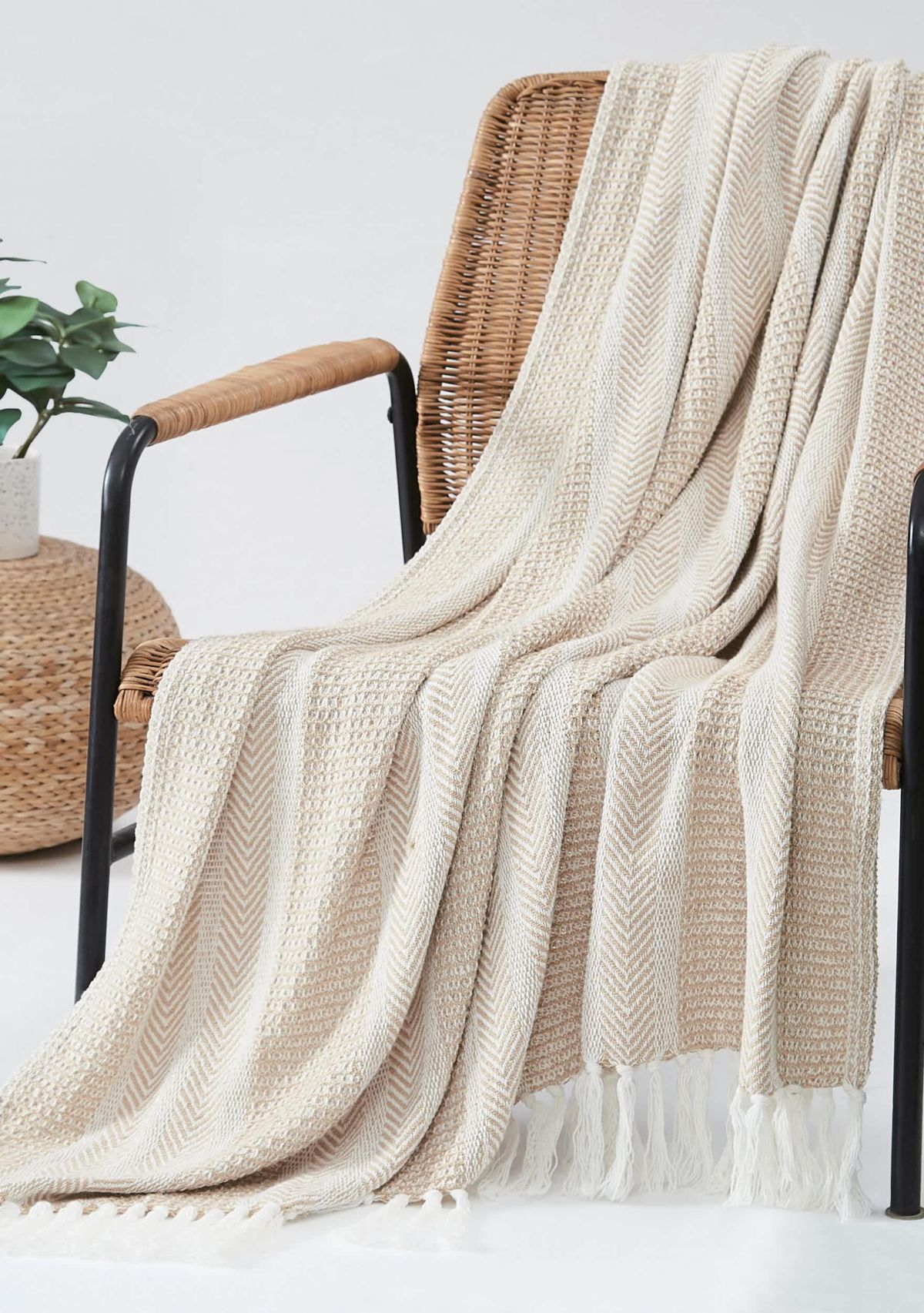 Oceanfront Resort Textured Stripe Green 50x60 Throw