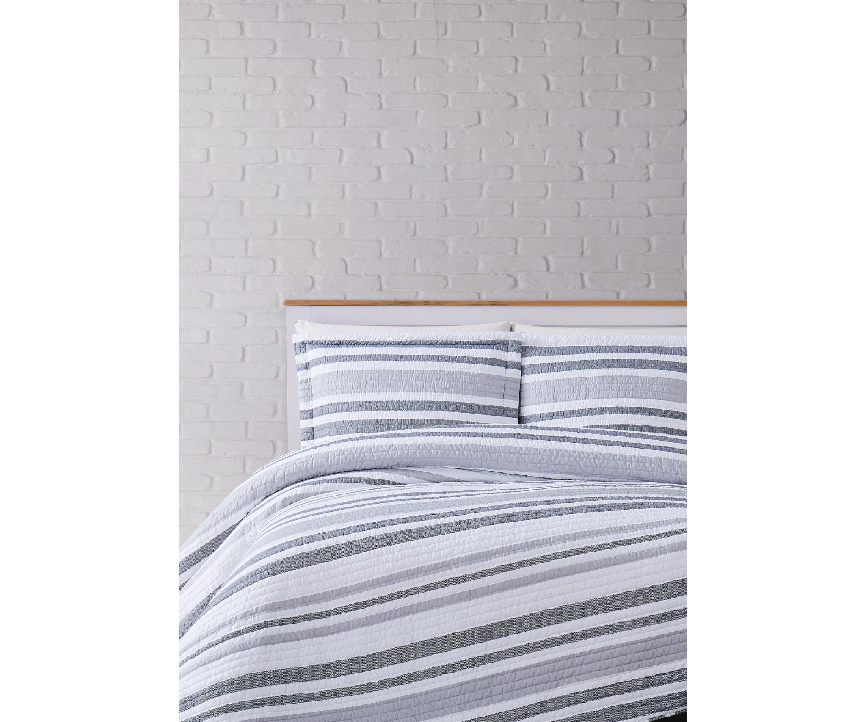 Curtis Stripe Quilt Set