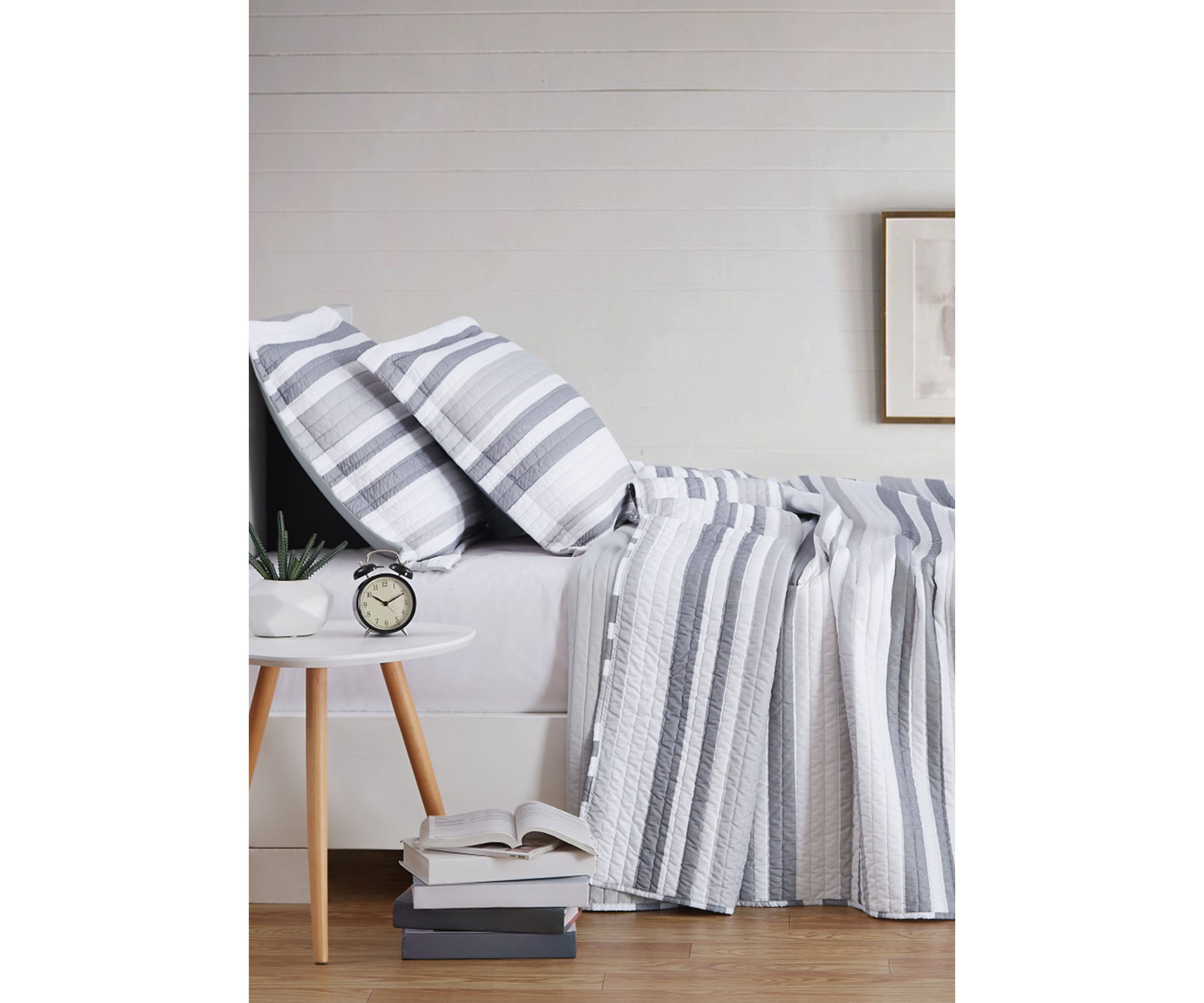 Curtis Stripe Quilt Set