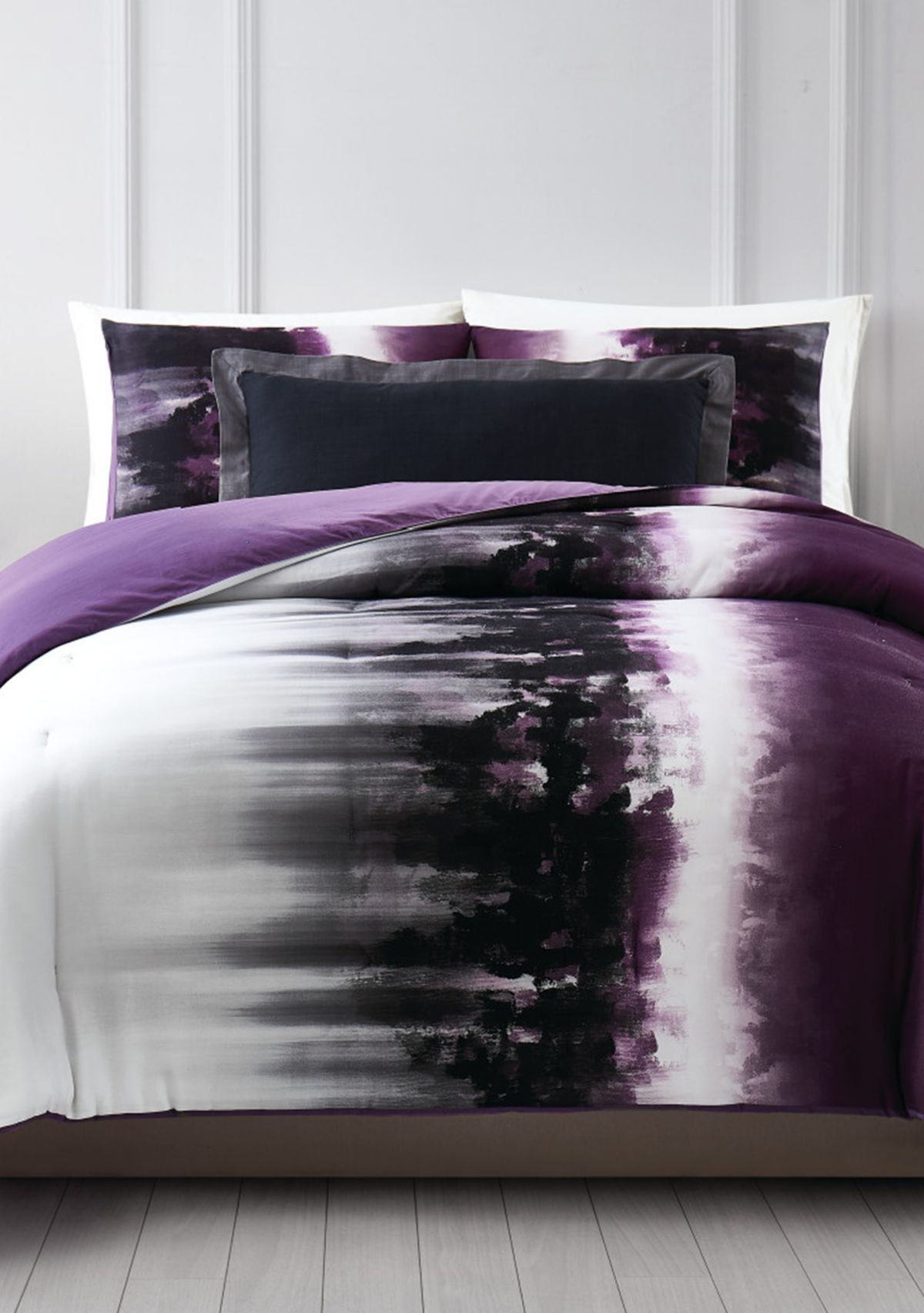 Mirrea Comforter Set