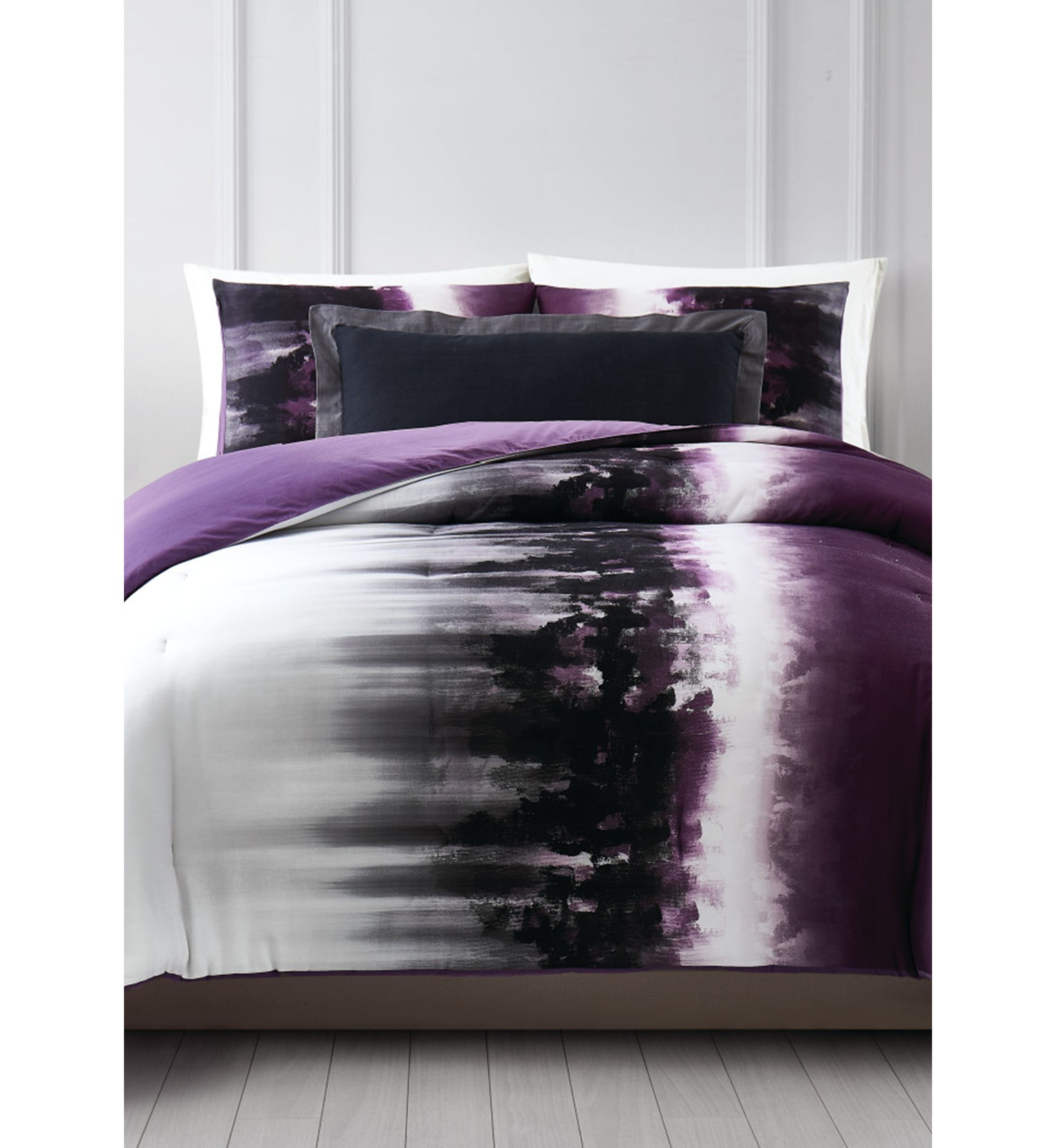 Mirrea Comforter Set