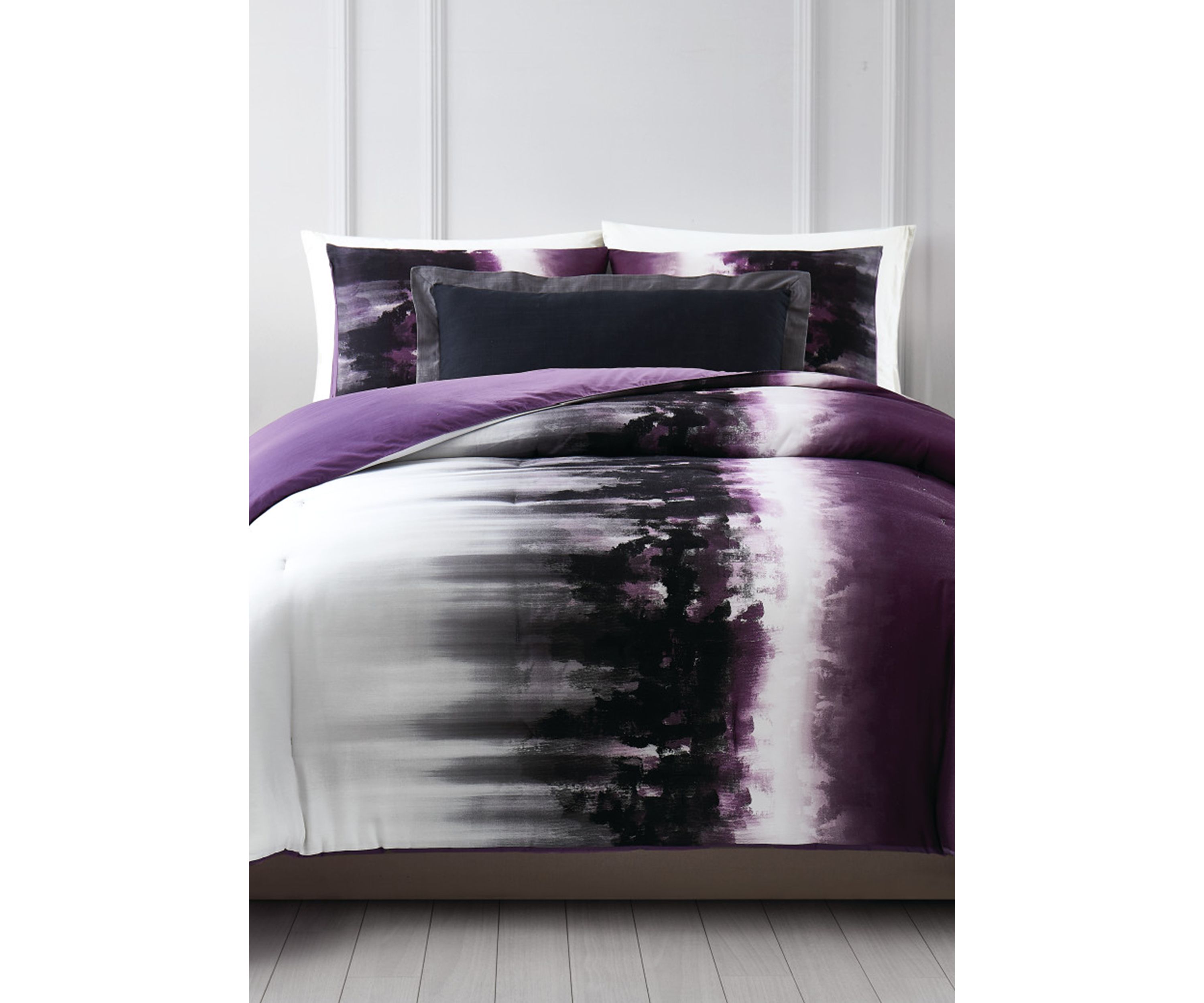 Mirrea Comforter Set