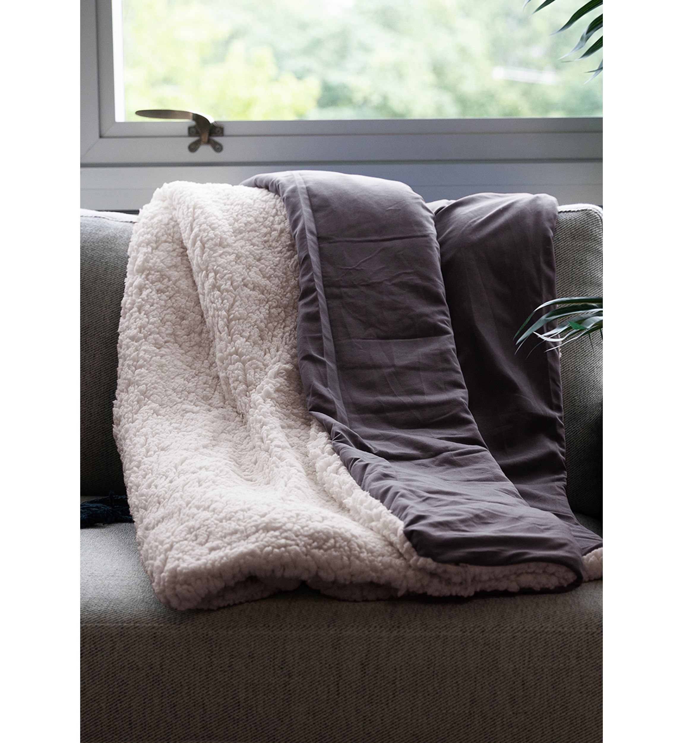 Faux Fur 12 Pound Weighted Blanket