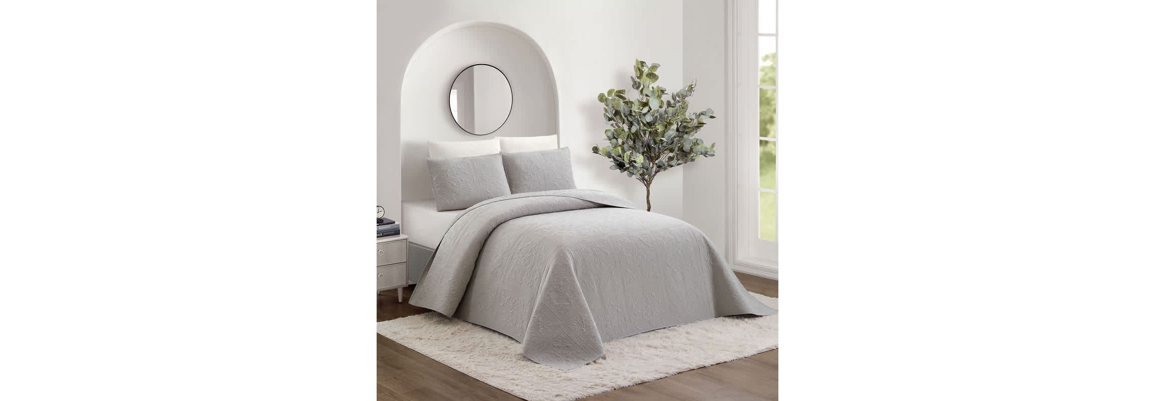 Solid Stitch 3-Piece Bedspread Set