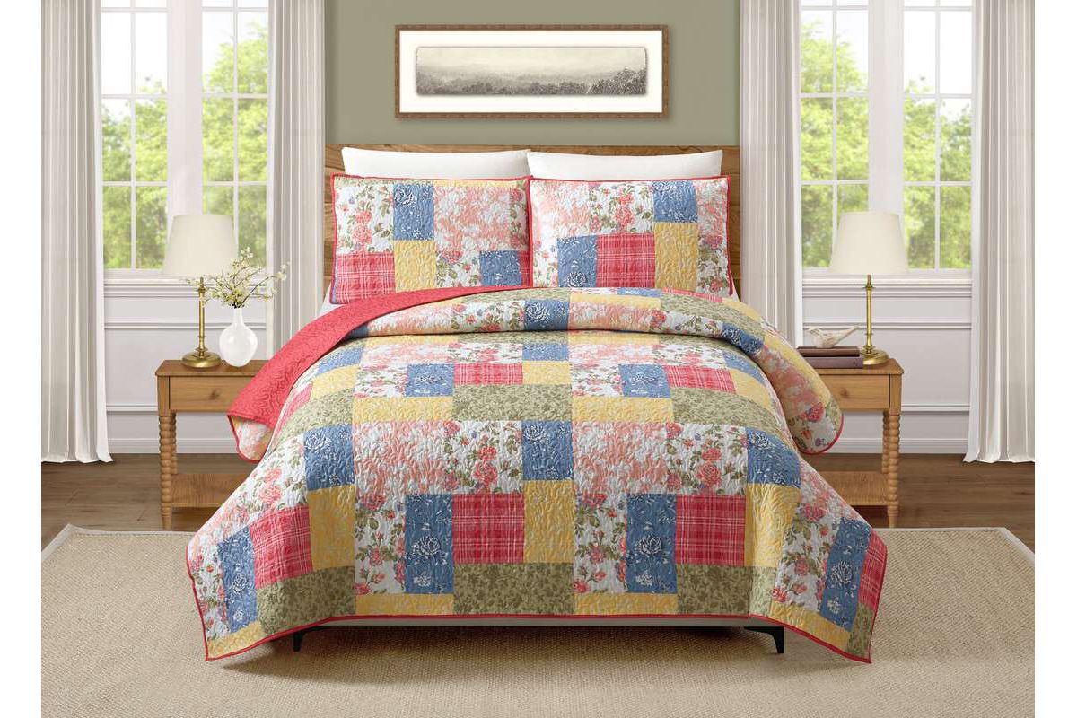 Farmhouse Florals Patchwork Printed Quilt Set