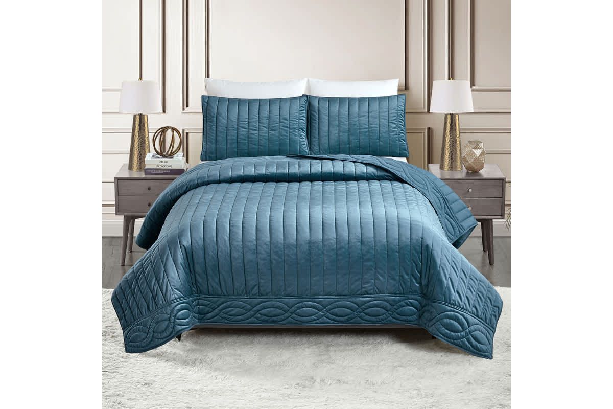 Velvet Cable Border 3-Piece Quilt Set