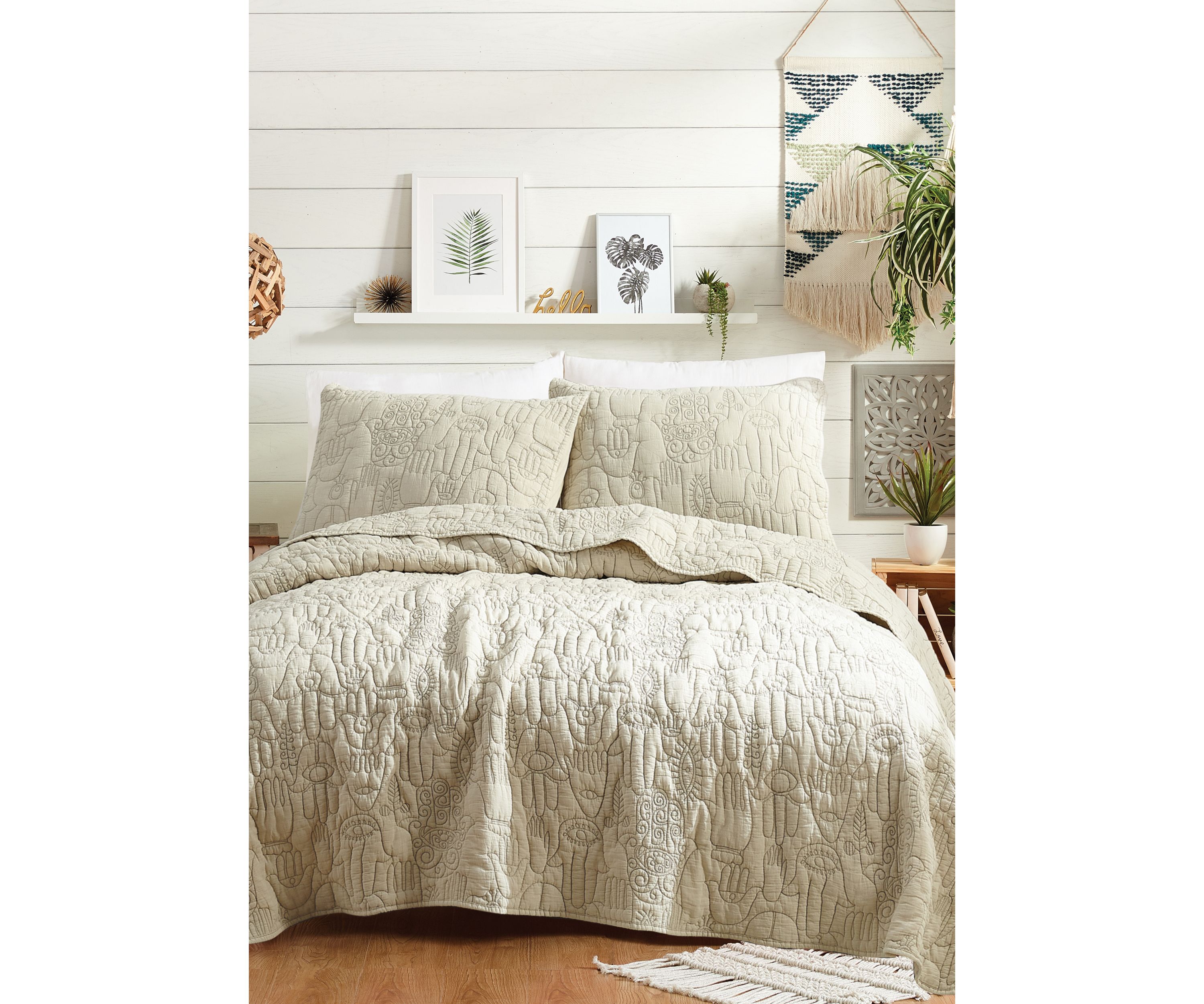 Hamsa Quilt Set by Jungalow